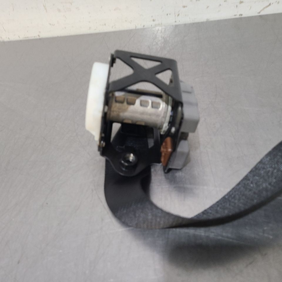 10 2010 MERCEDES SLK350 AMG SEAT BELT RETRACTOR FRONT LEFT DRIVER BLACK