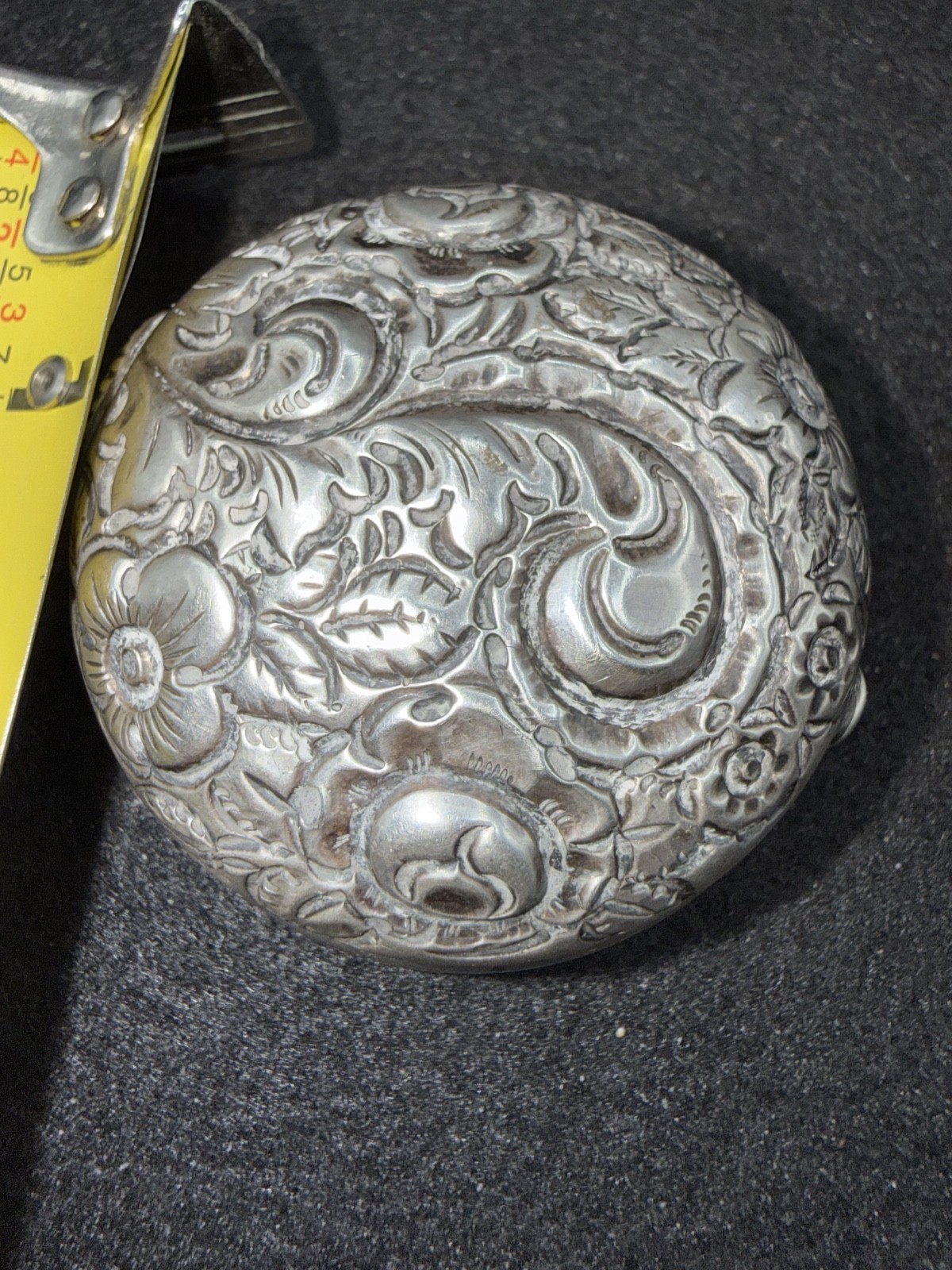 ANTIQUE STERLING SILVER FRANK SMITH ROUND DECORATIVE PILL TRINKET SNUFF BOX