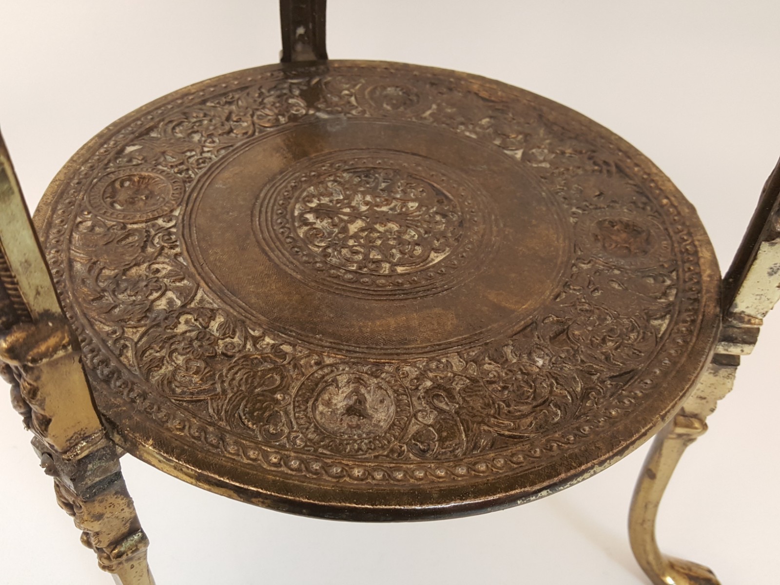 Vintage midcentury Moroccan gold gilt metal drinks table accent 2 tier 7184