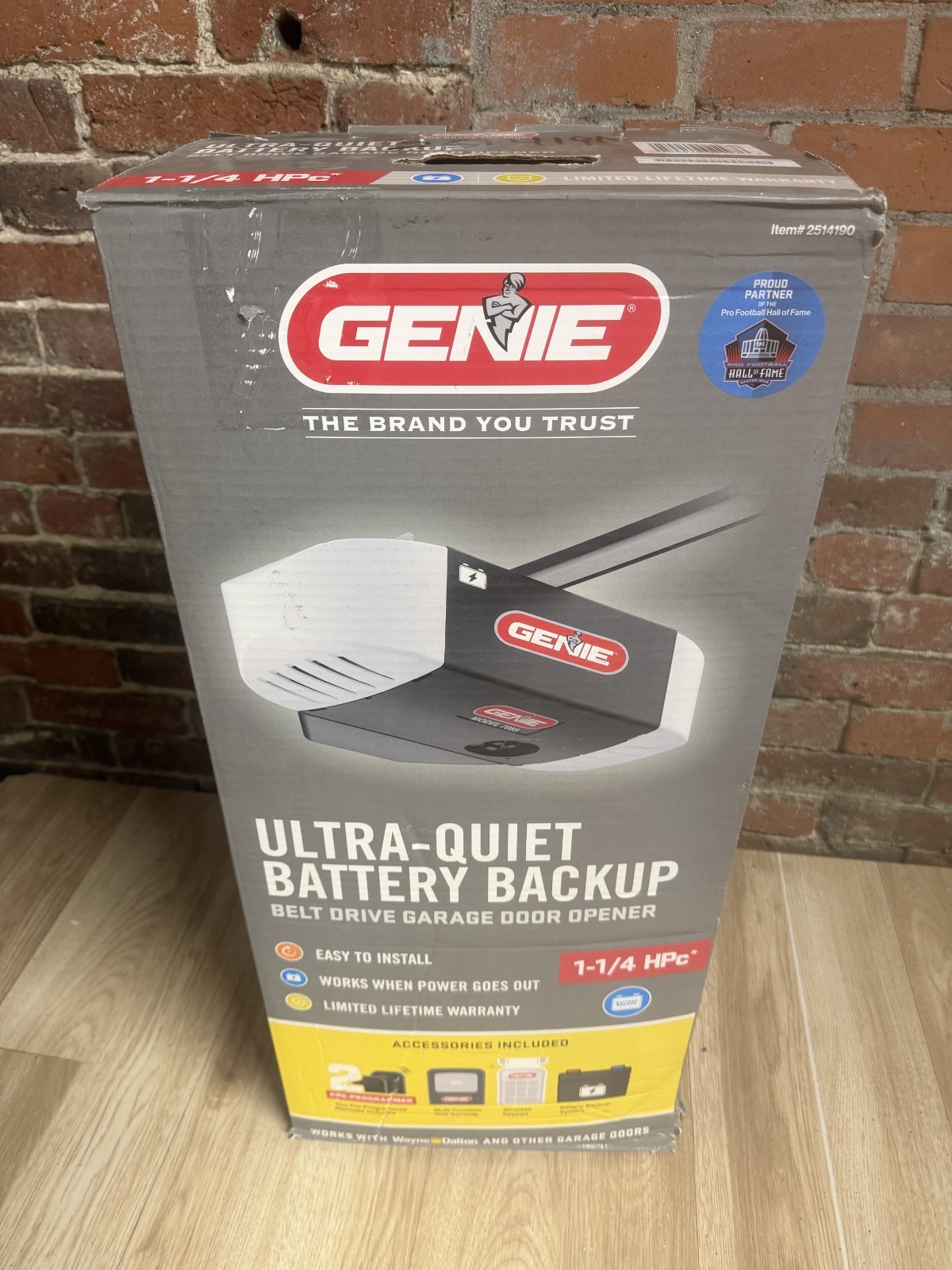 Genie Garage Door Opener and Battery Back-Up, 1 1/4 HPc Belt drive, 38959Y, NEW