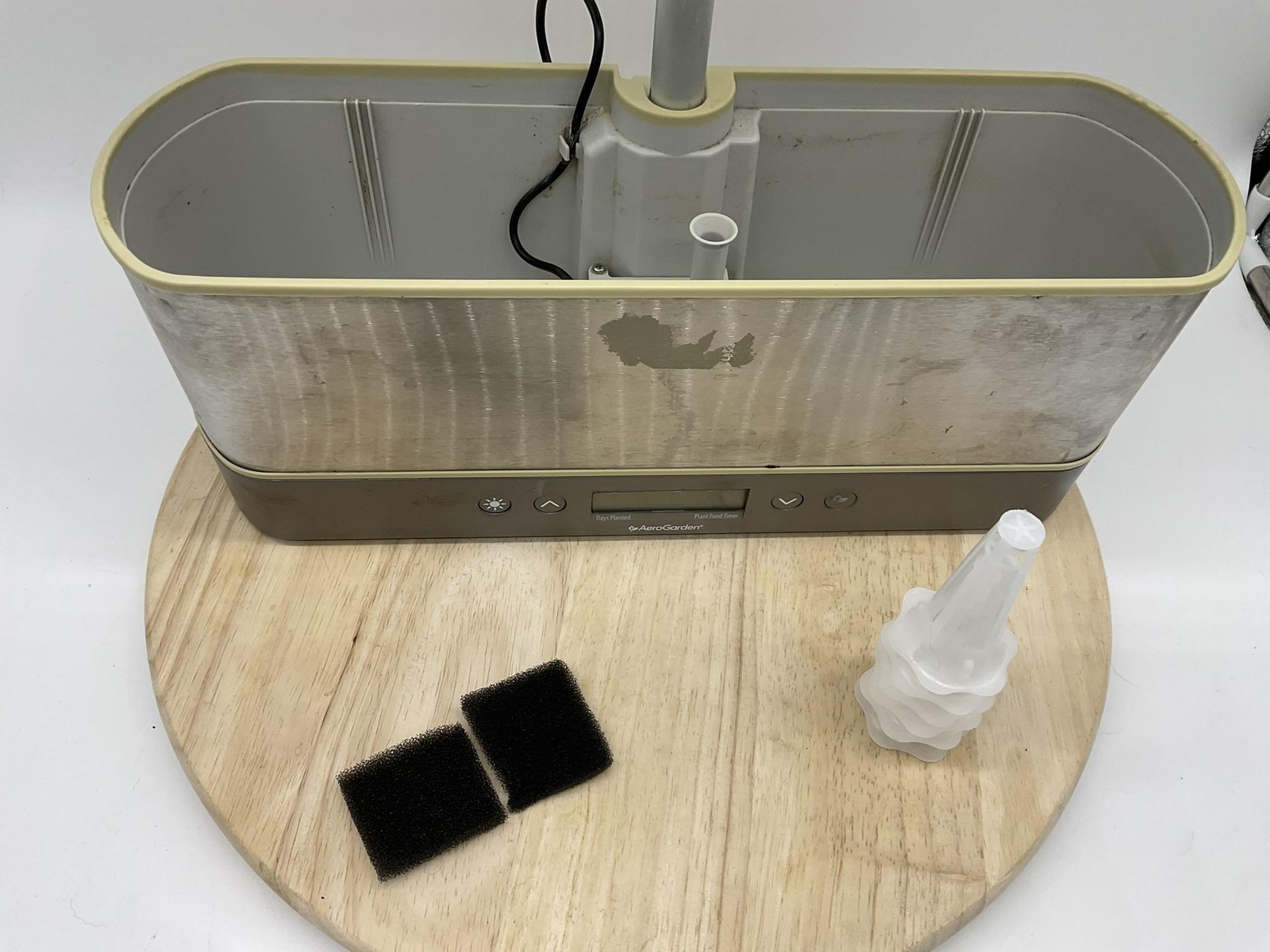 AeroGarden Harvest Elite Slim Silver 6 Pod Garden Indoor Hydroponic W/ Seed Kit