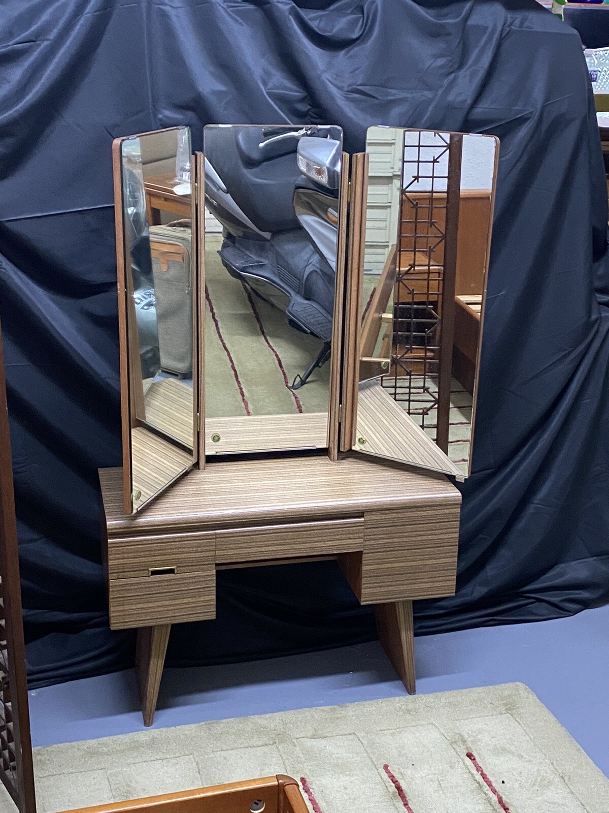 Vintage Japanese Women's Vanity Make Up