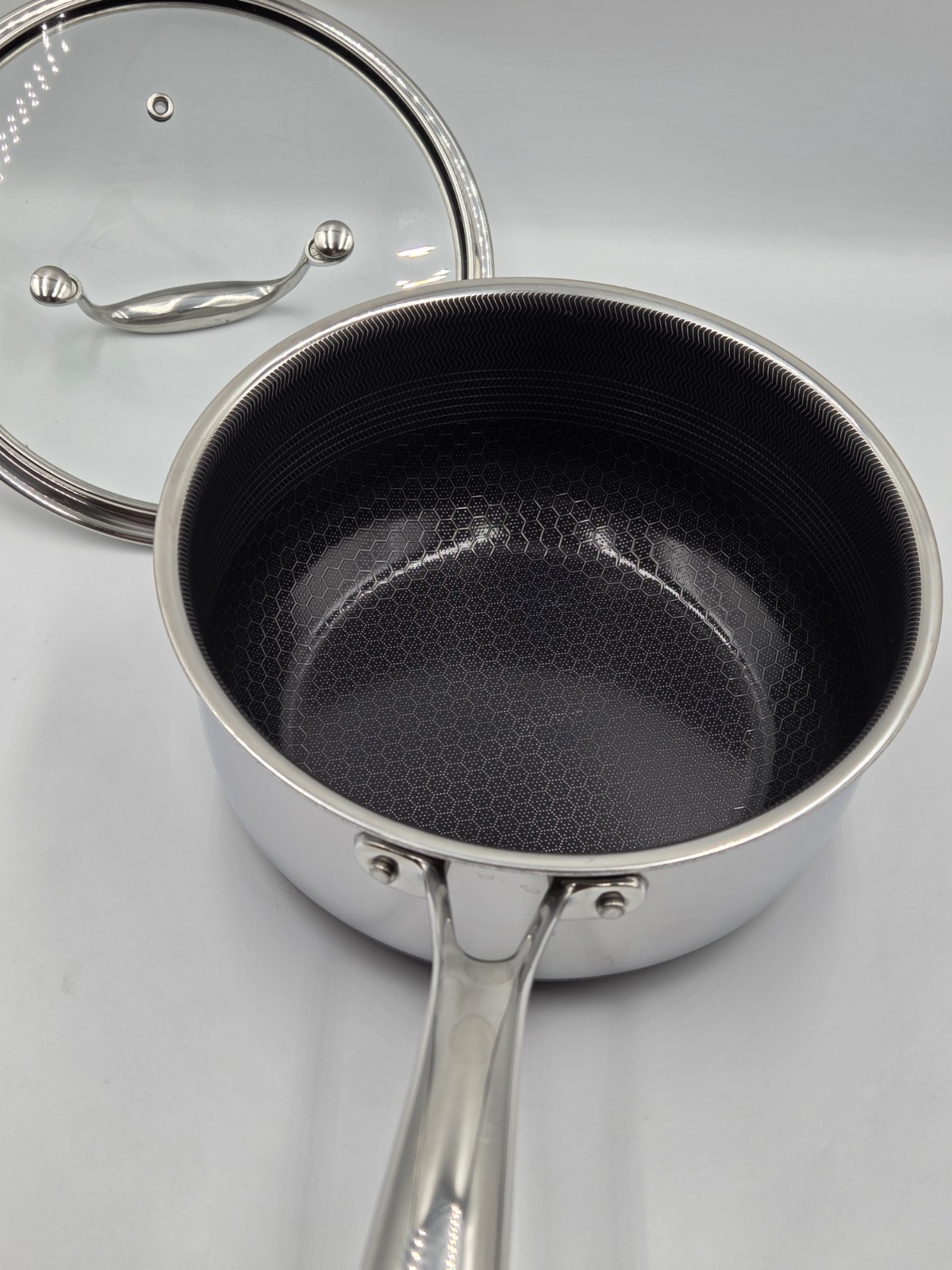 Hexclad Hybrid Non Stick Pot Stainless Steel Saucepan 3-Quart - With Lid