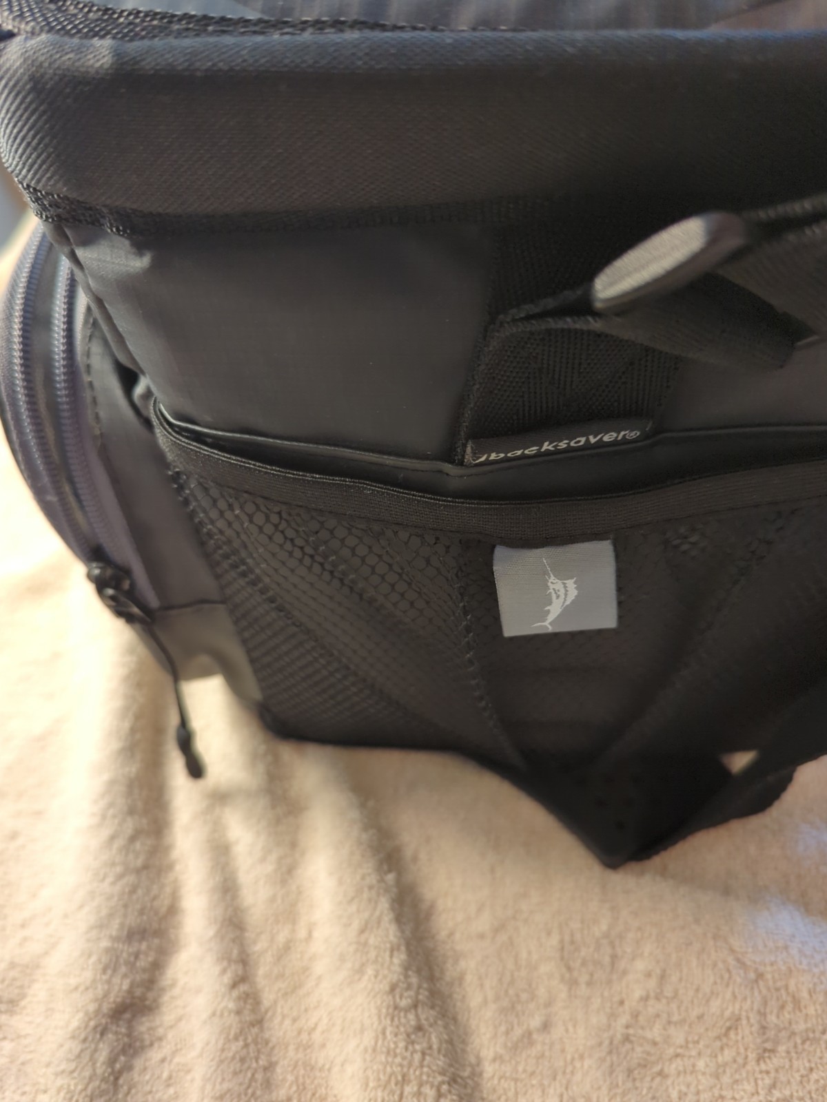 TOMMY BAHAMA Zipperless Lunch Cooler Shoulder Bag 9 Cans Deep Freeze Black Gray