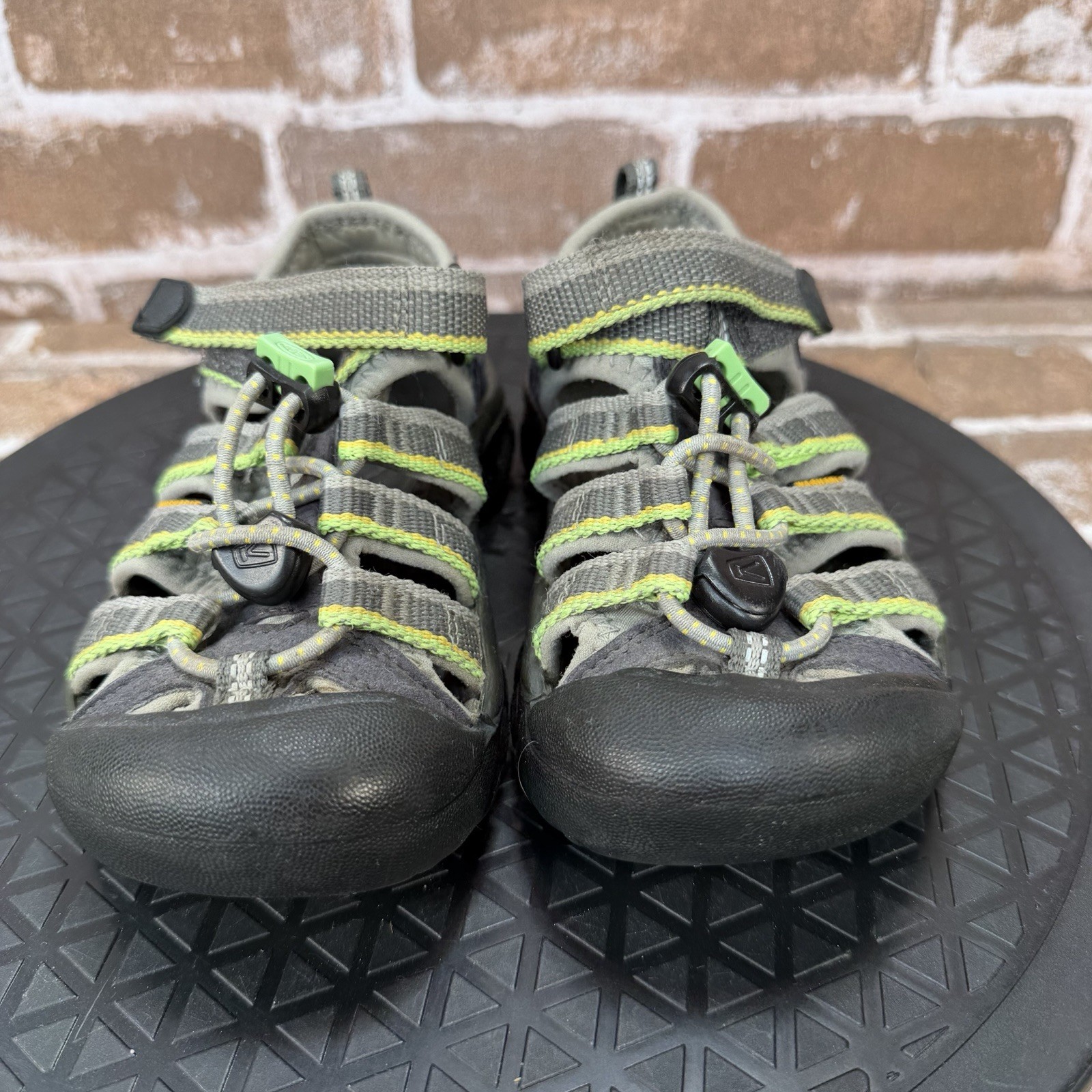 Keen Newport H2 Waterproof Trail Hiking Sandals Gray Lime Boys Toddler Size 10
