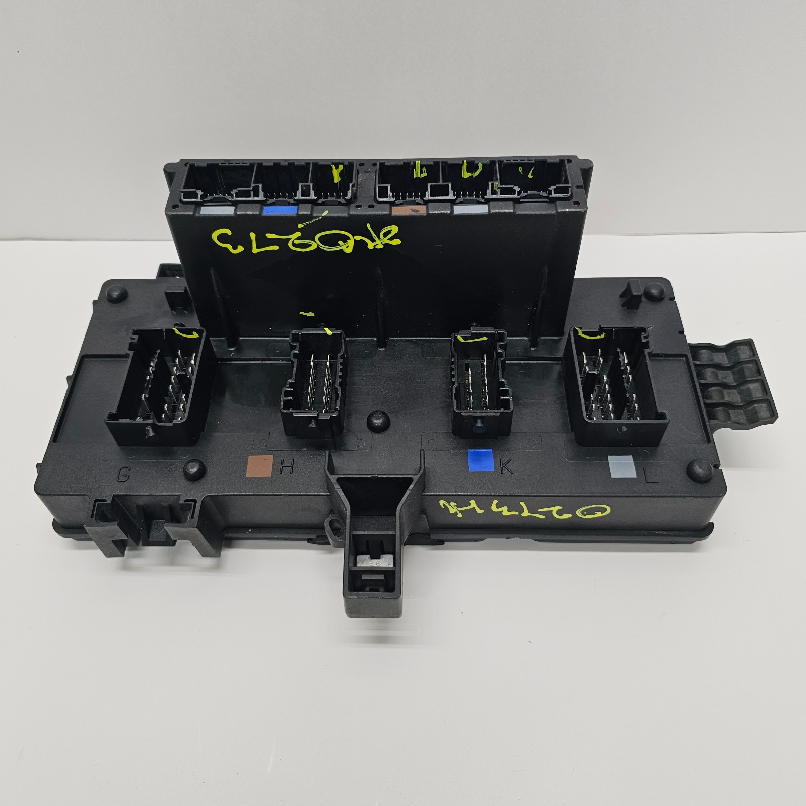 2006-2007 Dodge RAM TIPM Fuse Box TIPM Totally Integrated Power Module SEE NOTE