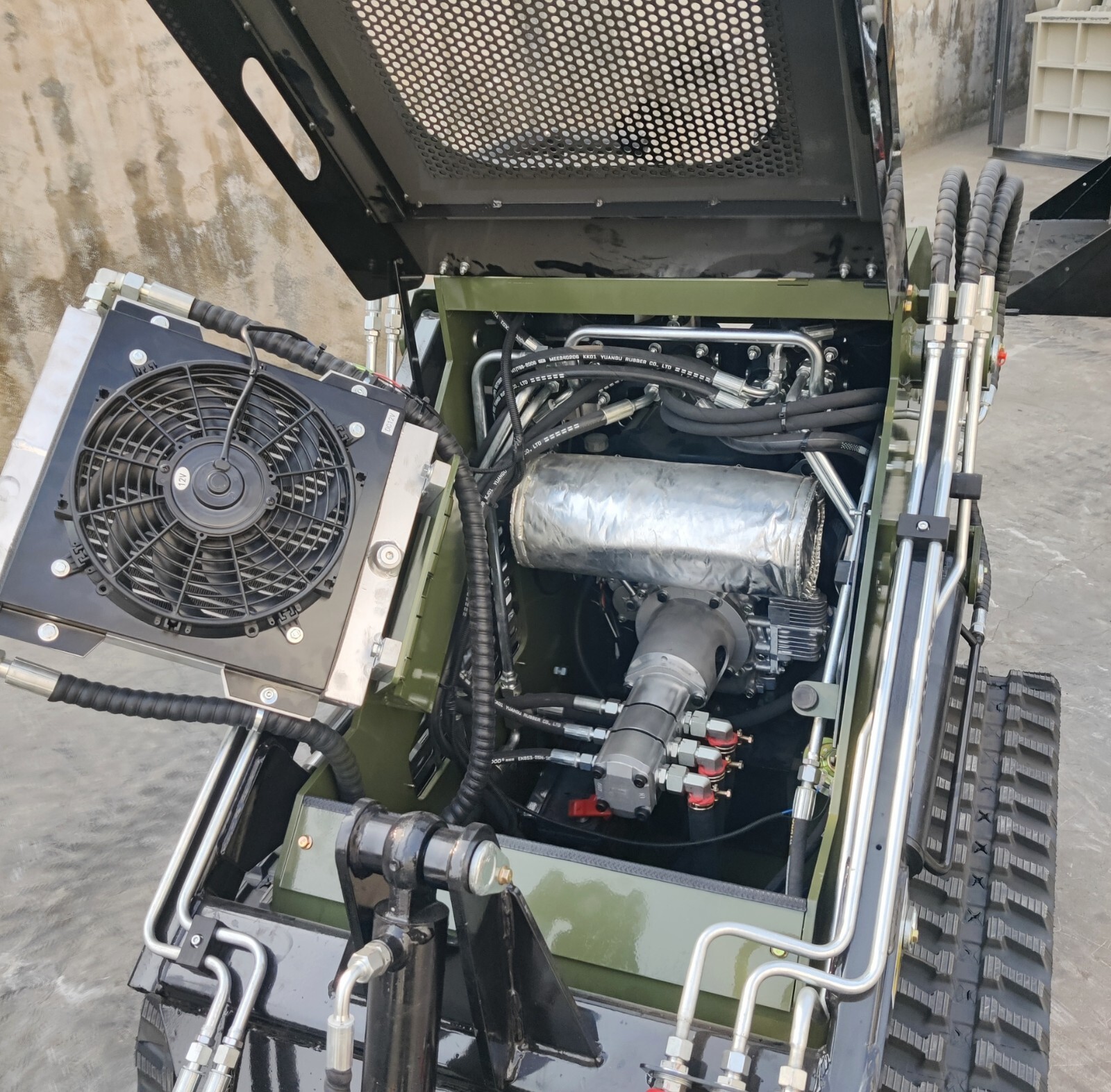 2025 NEW Skid-Steer Loader Tracked 22.1 HP Honda EPA Gasoline Engine 3 Hy Valves