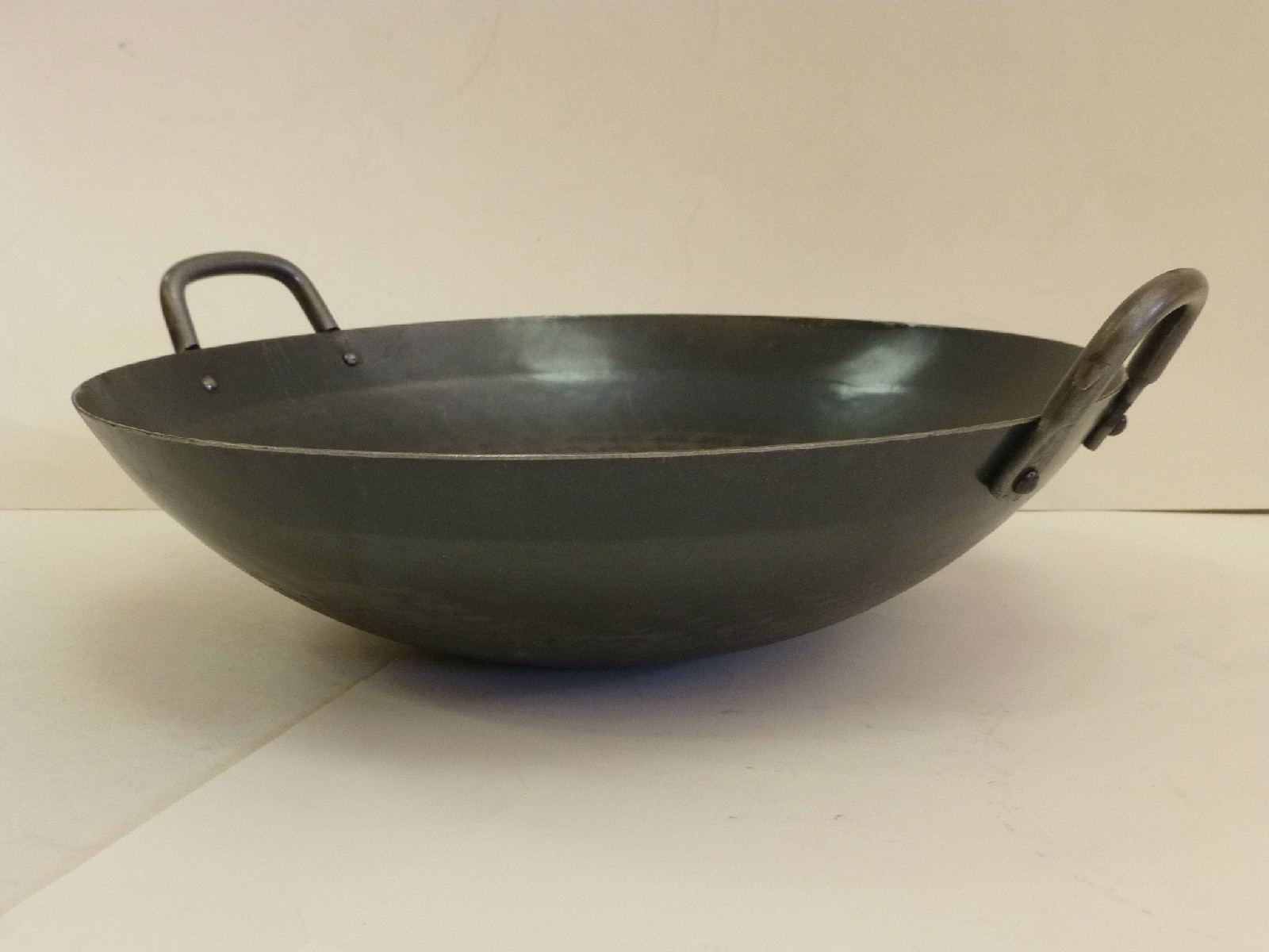 Professional Hammered Chinese Wok / Double Handle by Yamada Kogyo -Japan