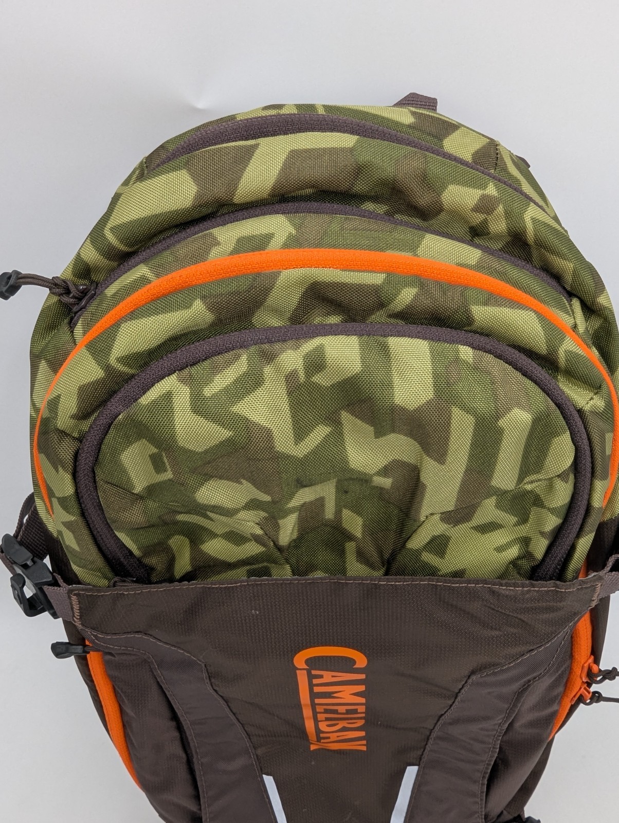 CamelBak Maximum Gear M.U.L.E. Camo Hydration BackPack 3L NO BLADDER