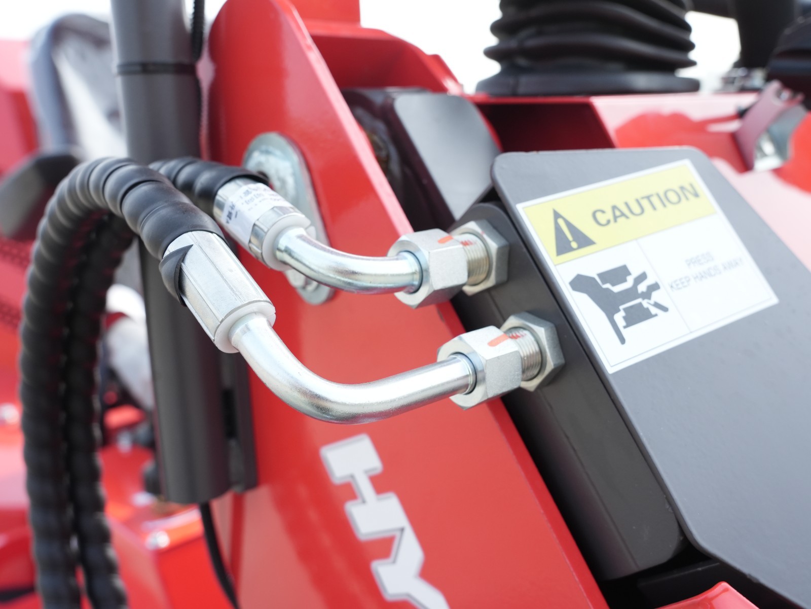 B&S 23HP Ride-On Wheeled Mini Skid Steer Loader with EPA Engine