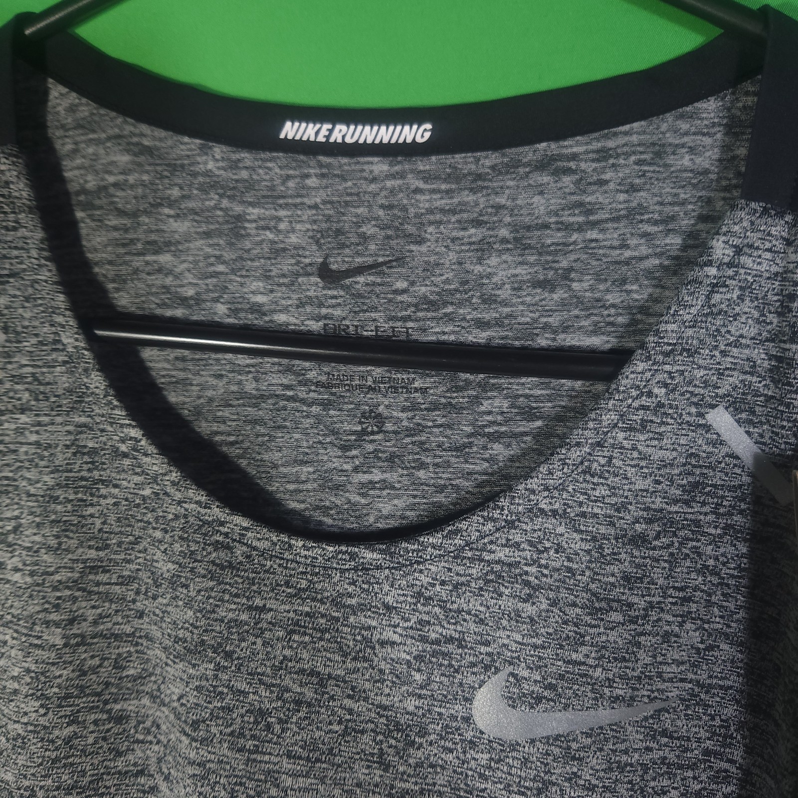 Nike Running Rise 365 Mens Medium Gray Sleeveless Tank Top Shirt Black Trim