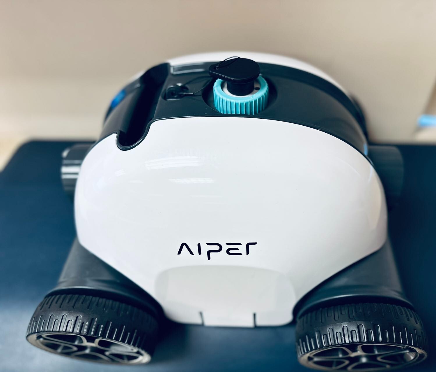 AIPER Cordless Robotic Automatic Pool Cleaner Vacuum,5000 mAh Rechargeable USED