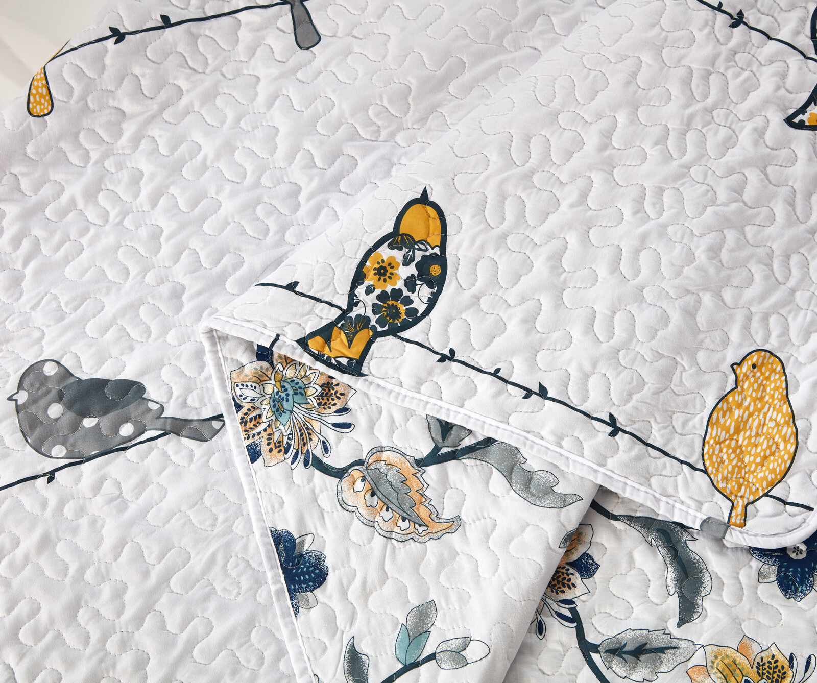 Oversize Ayat Birds Lightweight 3PC Printed Bed Quilt Set