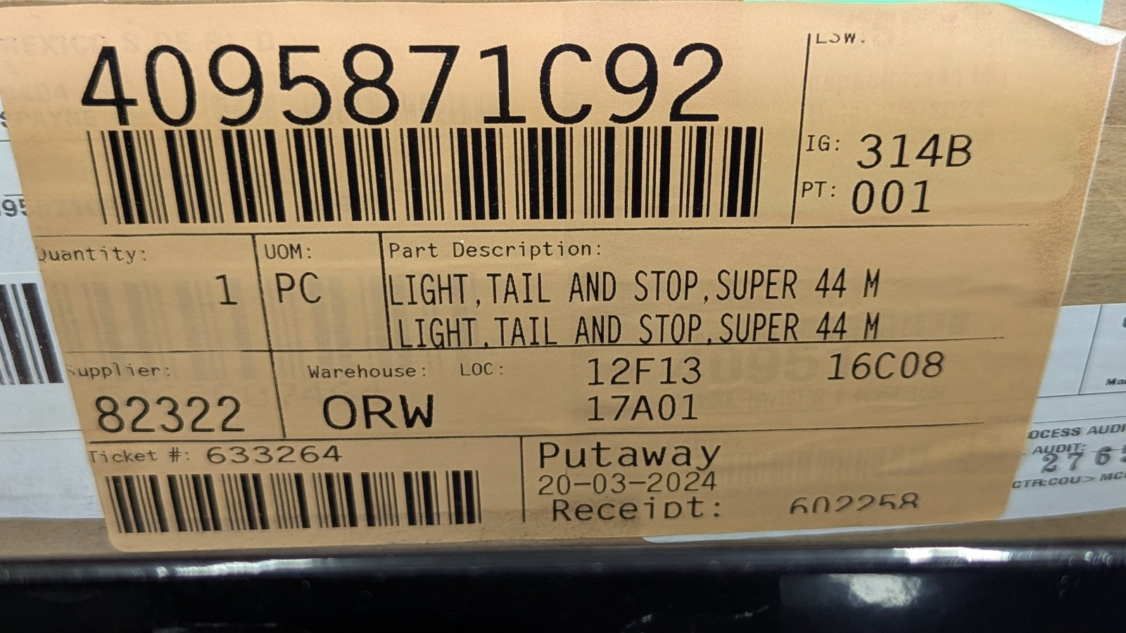 4095871C92 International Tail Light Bar Panel LED Super 44 Lamp TRUCK-LITE 40951