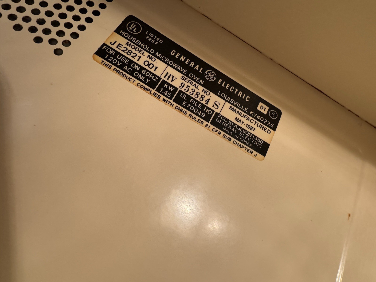 Vintage 1987 GE General Electric Model JE2821 001 Microwave Oven WORKING GREAT!