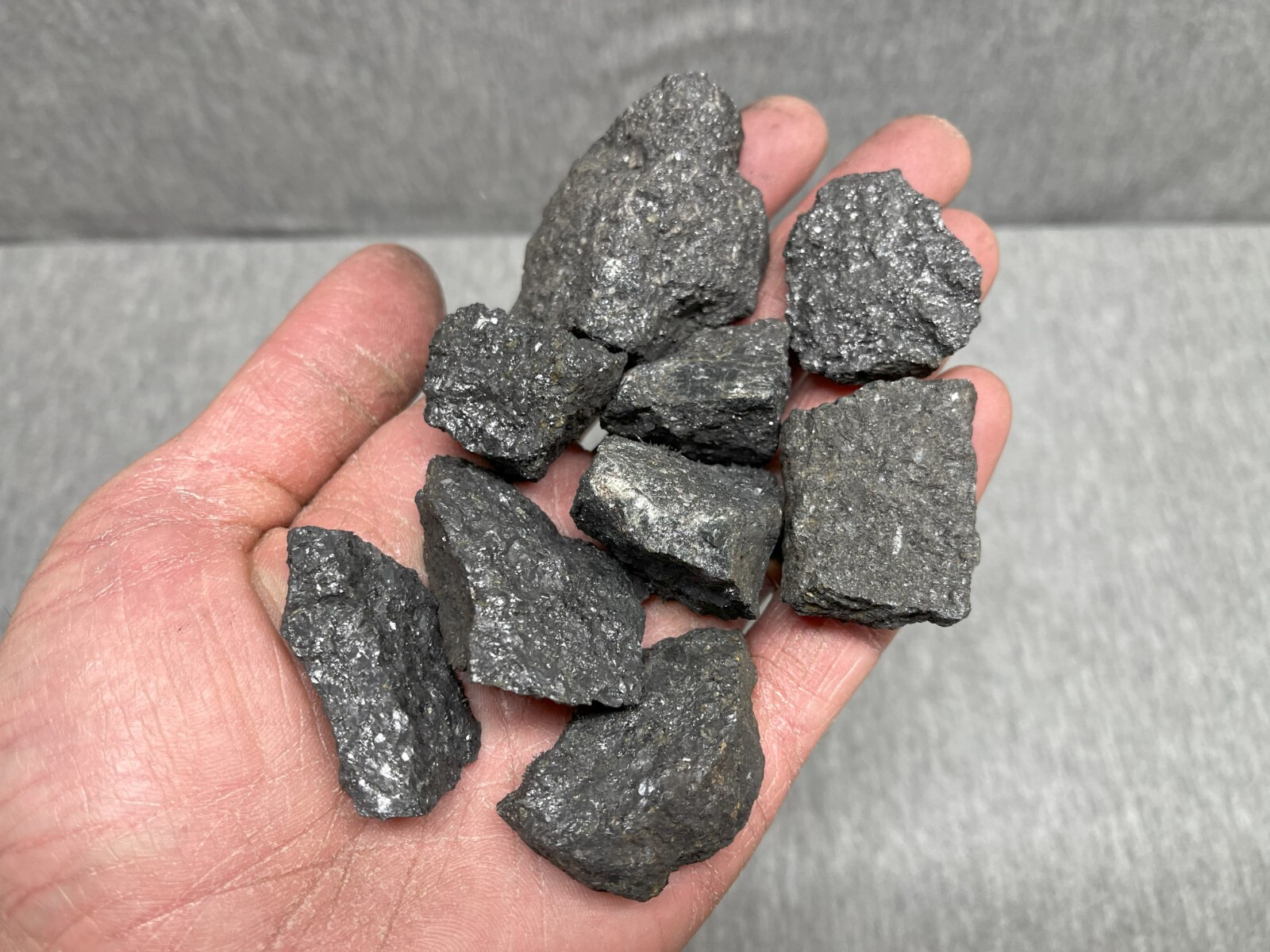 Dark Iron Ore, Magnetite Ore, Smelting Ore, Iron Ore Rock, 5 Pounds