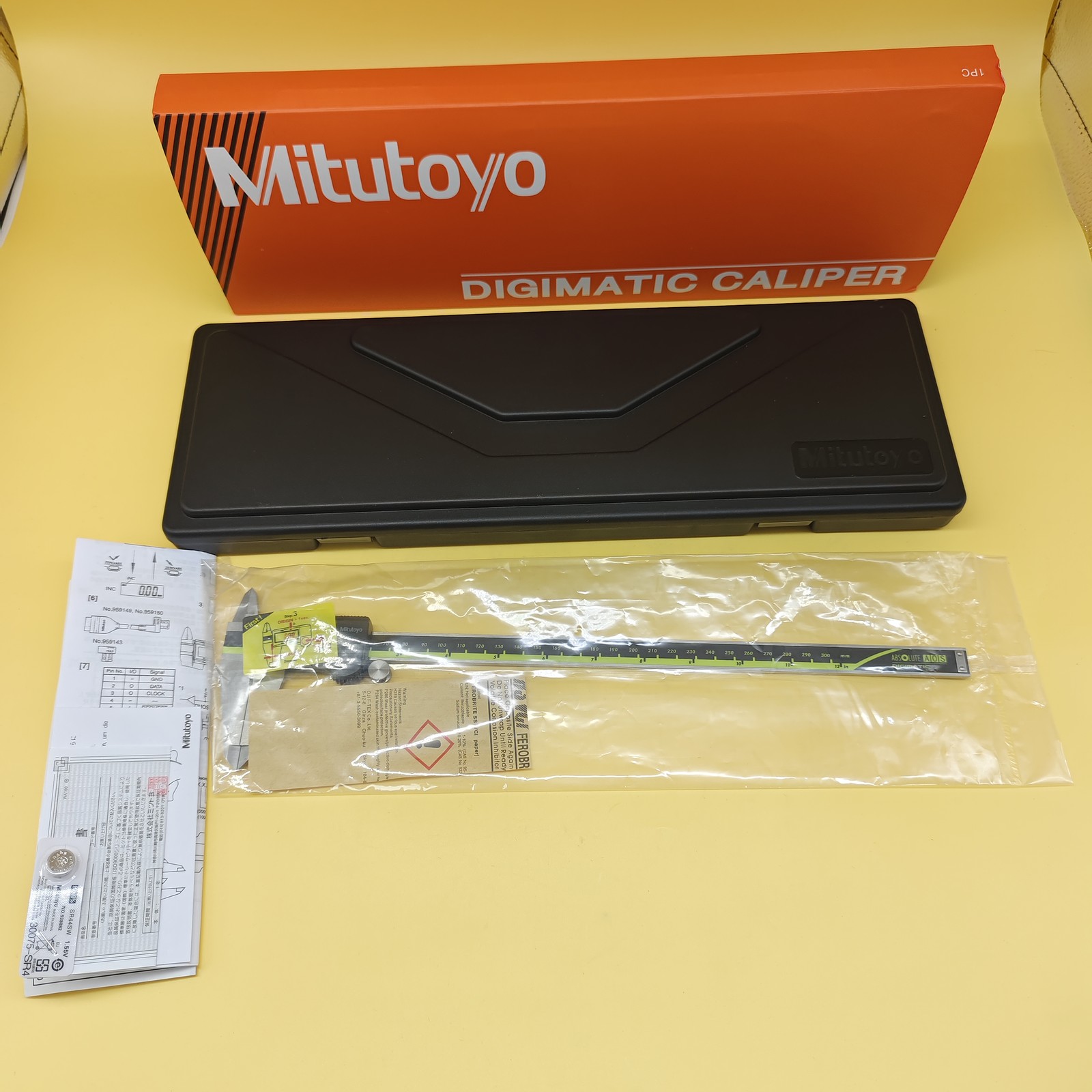 Mitutoyo Japan 500-193-30 300mm/12" Absolute Digital Digimatic Vernier Caliper