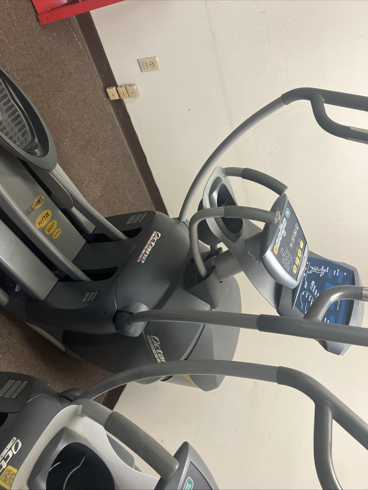 Octane Pro 4700 Elliptical Crosstrainer - SHIPPING NOT INCLUDED