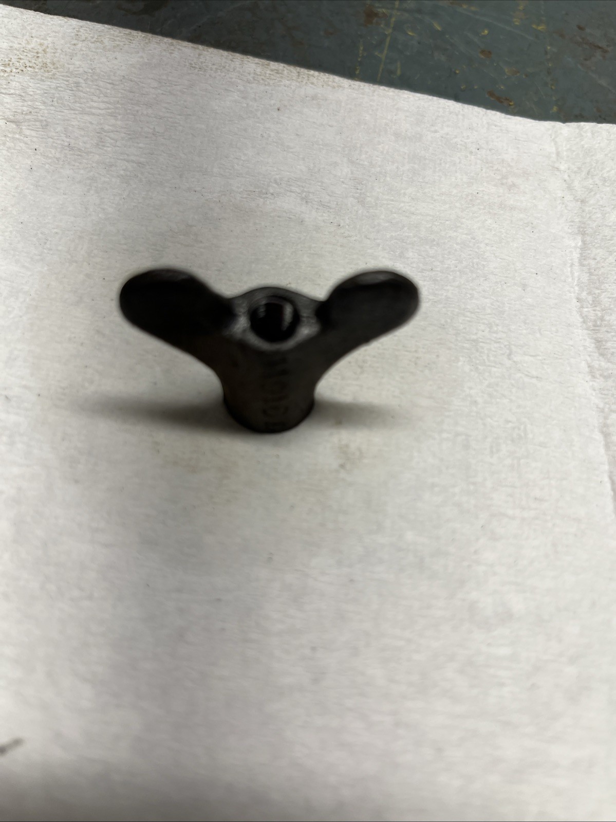 International La Lb 1-1/2 To 2-1/2 & 3 To 5 Original Valve Cover Wingnut Engine