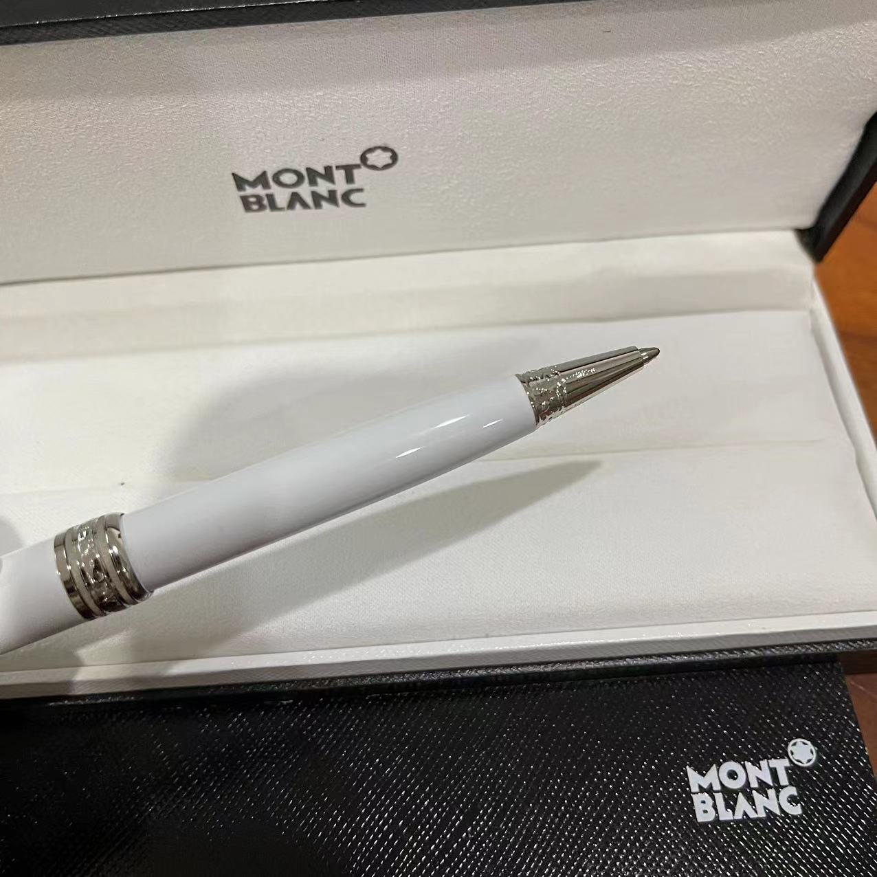 New Mb164 White Platinum Classique Trim ballpoint pen With Box