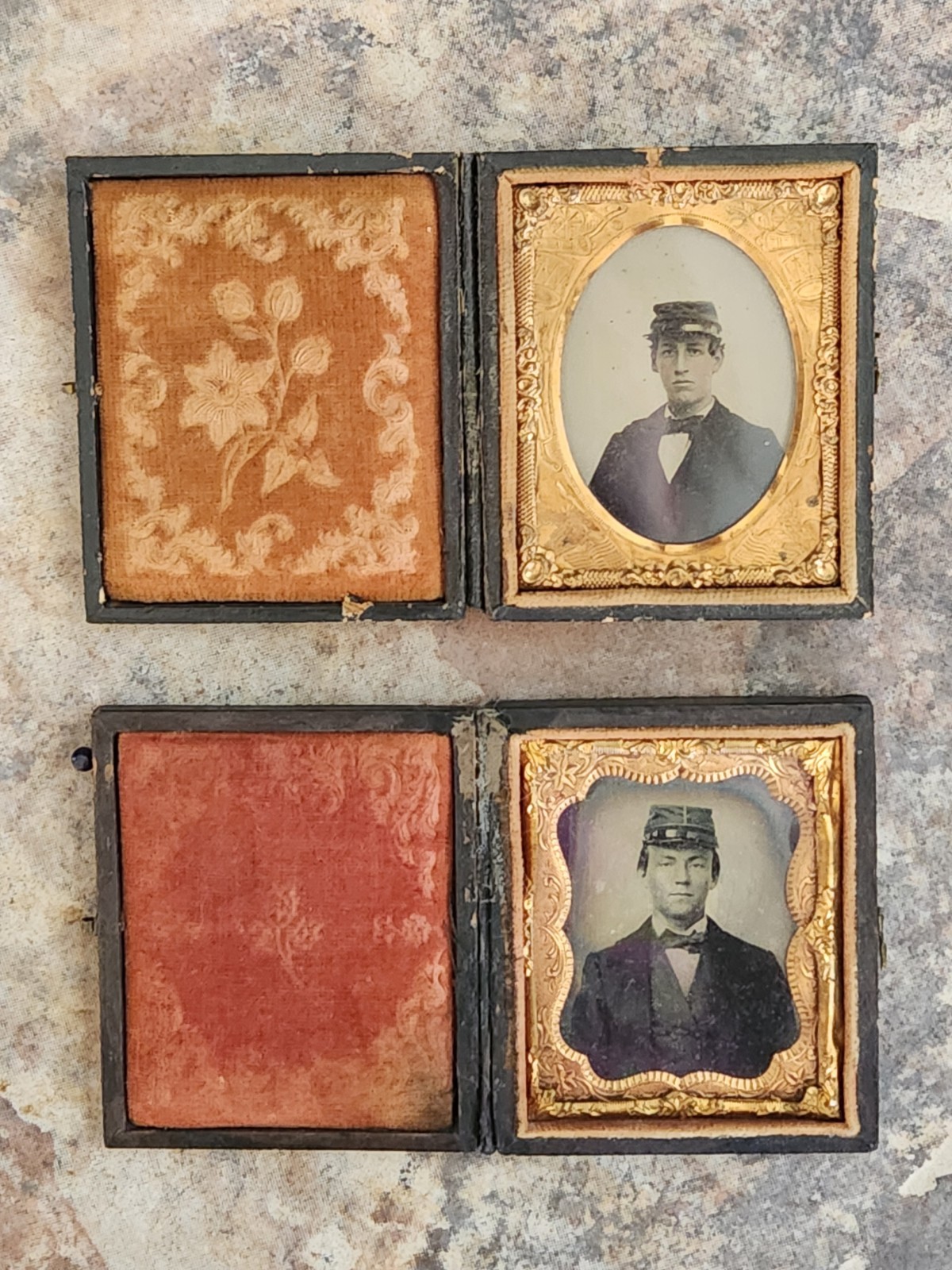Nice Lot of 2 7th Texas Cavalry Civil War Soldiers Portrait Photos in Cases