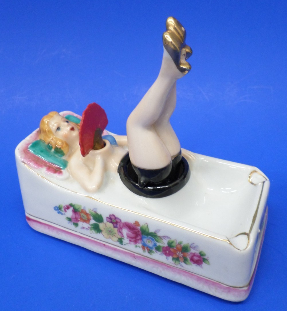 Vintage SEXY Risque Lady w/ Fan Black Shorts Legs NAUGHTY NODDER ASHTRAY