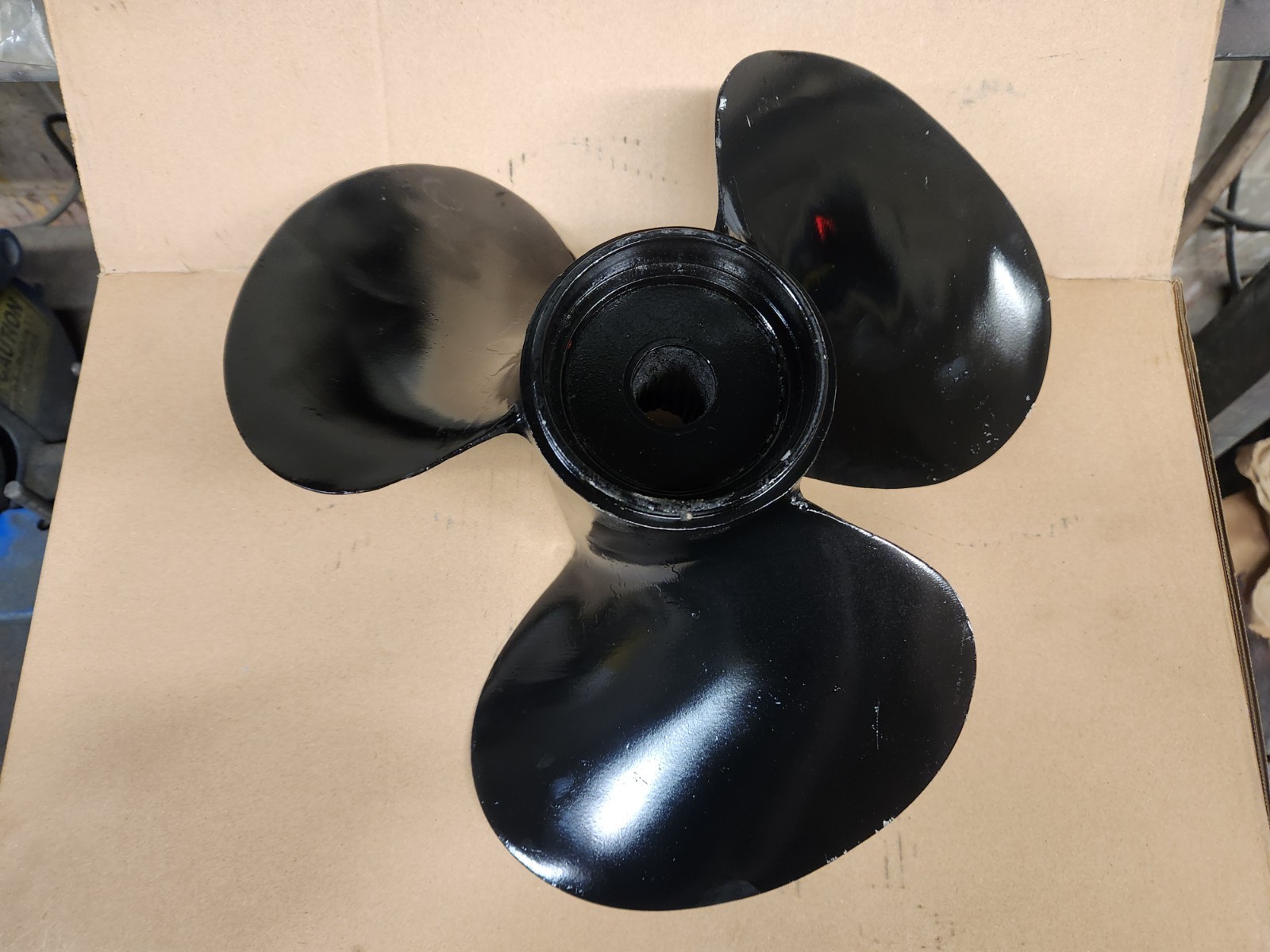 GOOD USED MICHIGAN VOLVO PENTA PROPELLER RIGHT HAND AQ 280