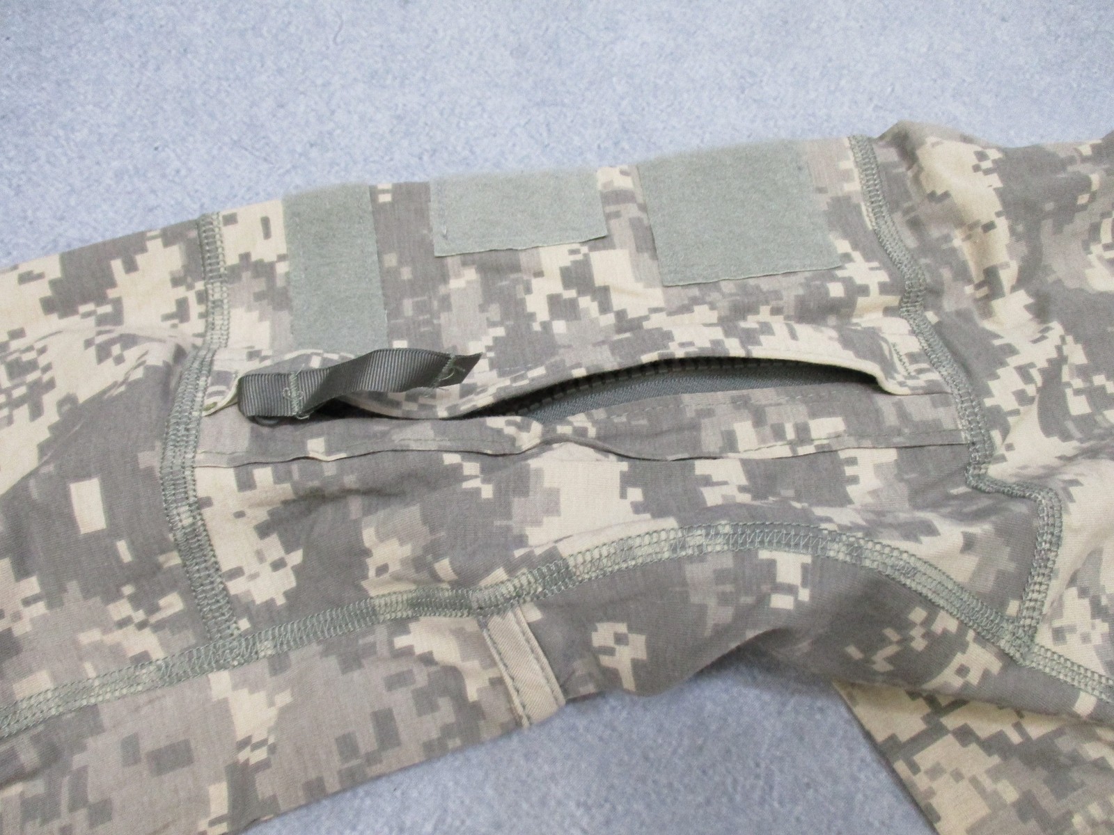 Massif Army Combat Shirt Medium ACU Digital FR US Army Issue