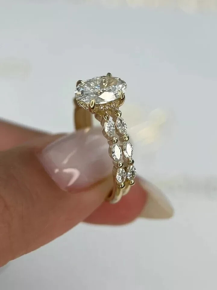 Oval Cut 2.5CT Lab Grown Diamond Bridal Engagement Ring Set In 14k Yellow Gold