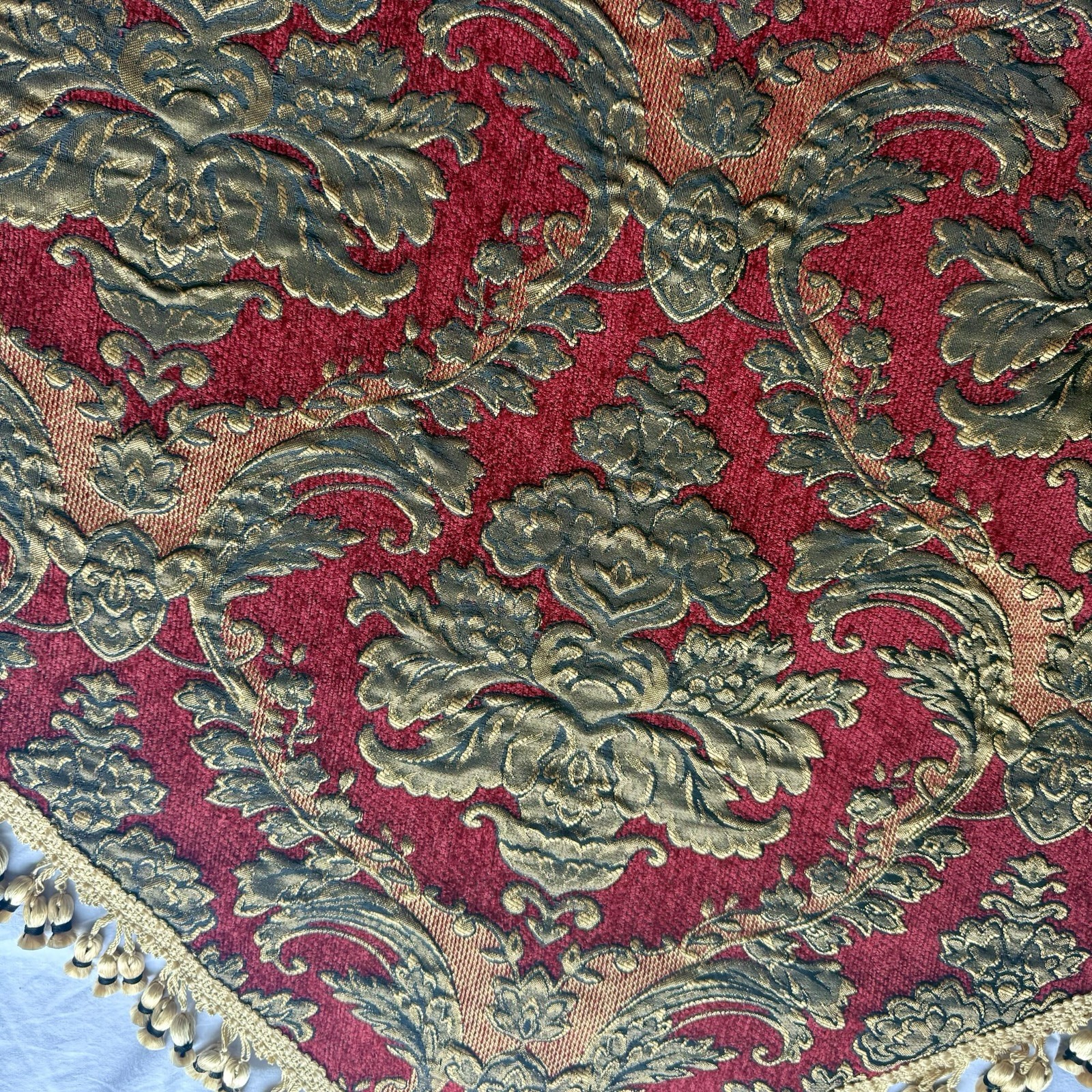 CROSCILL Imperial Empress CURTAIN Valance Brocade Red Gold Tassels Tapestry EUC