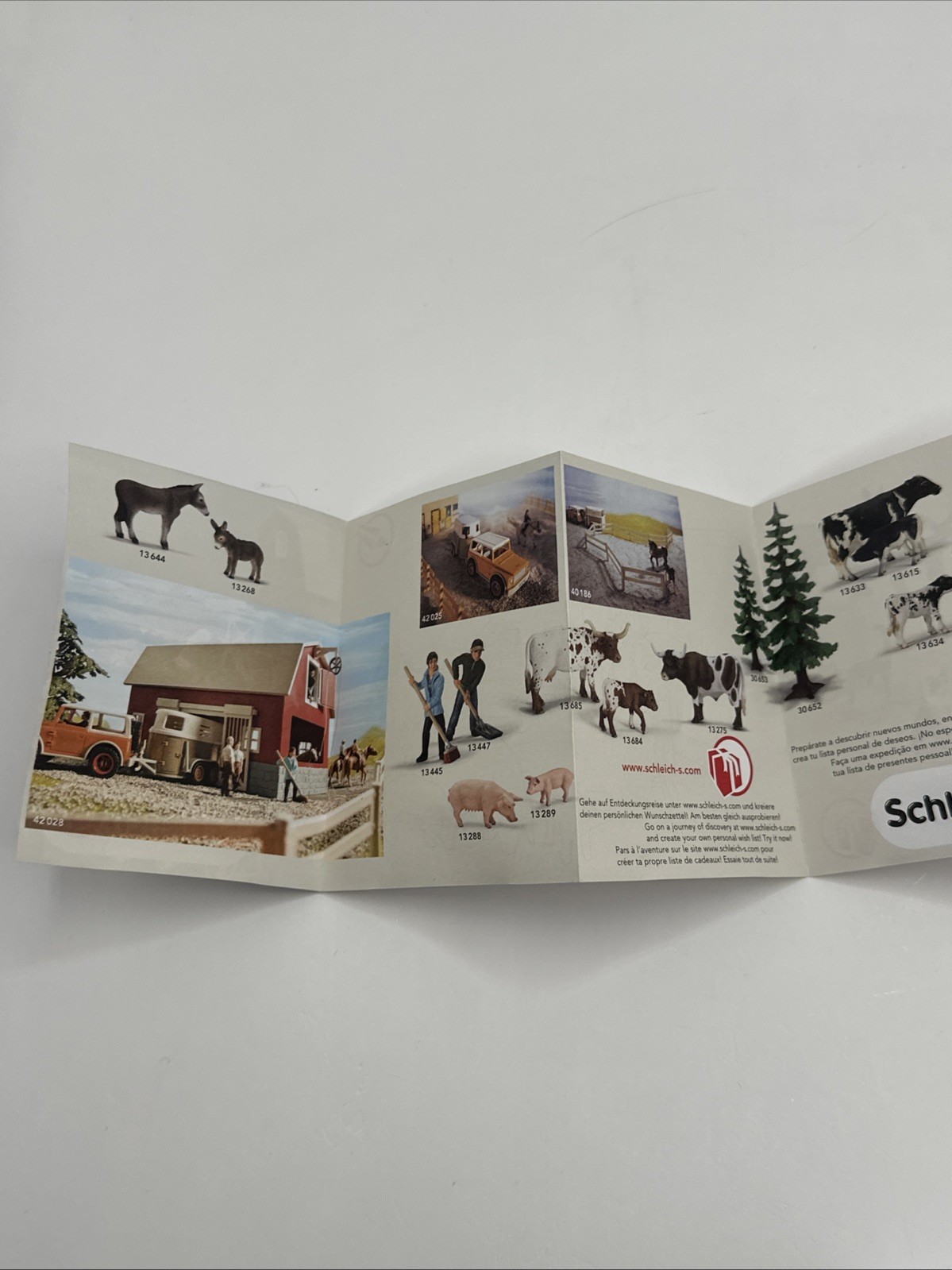 Schleich Scenery Pack Farm Animals With Booklet #41227 NIB