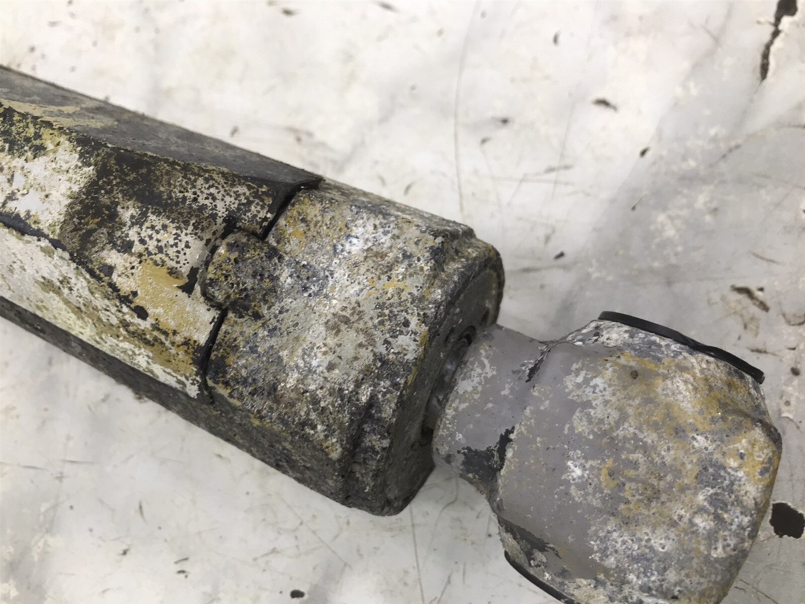 Volvo Penta out drive outdrive trim tilt lift hydraulic cylinders