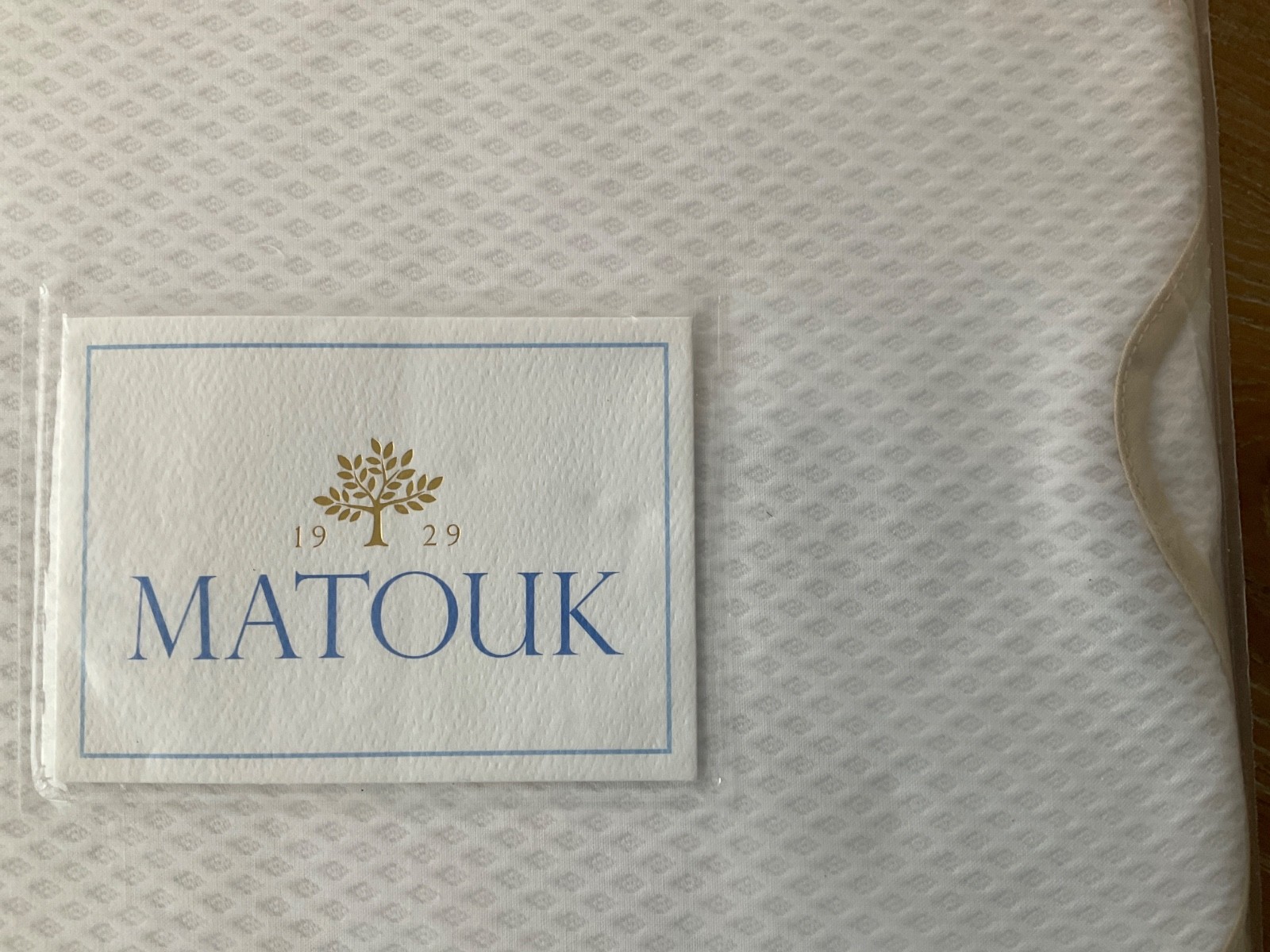MATOUK~Lanai~Pique King Coverlet~WHITE With TAN Scalloped Trim~064NM~made USA~~