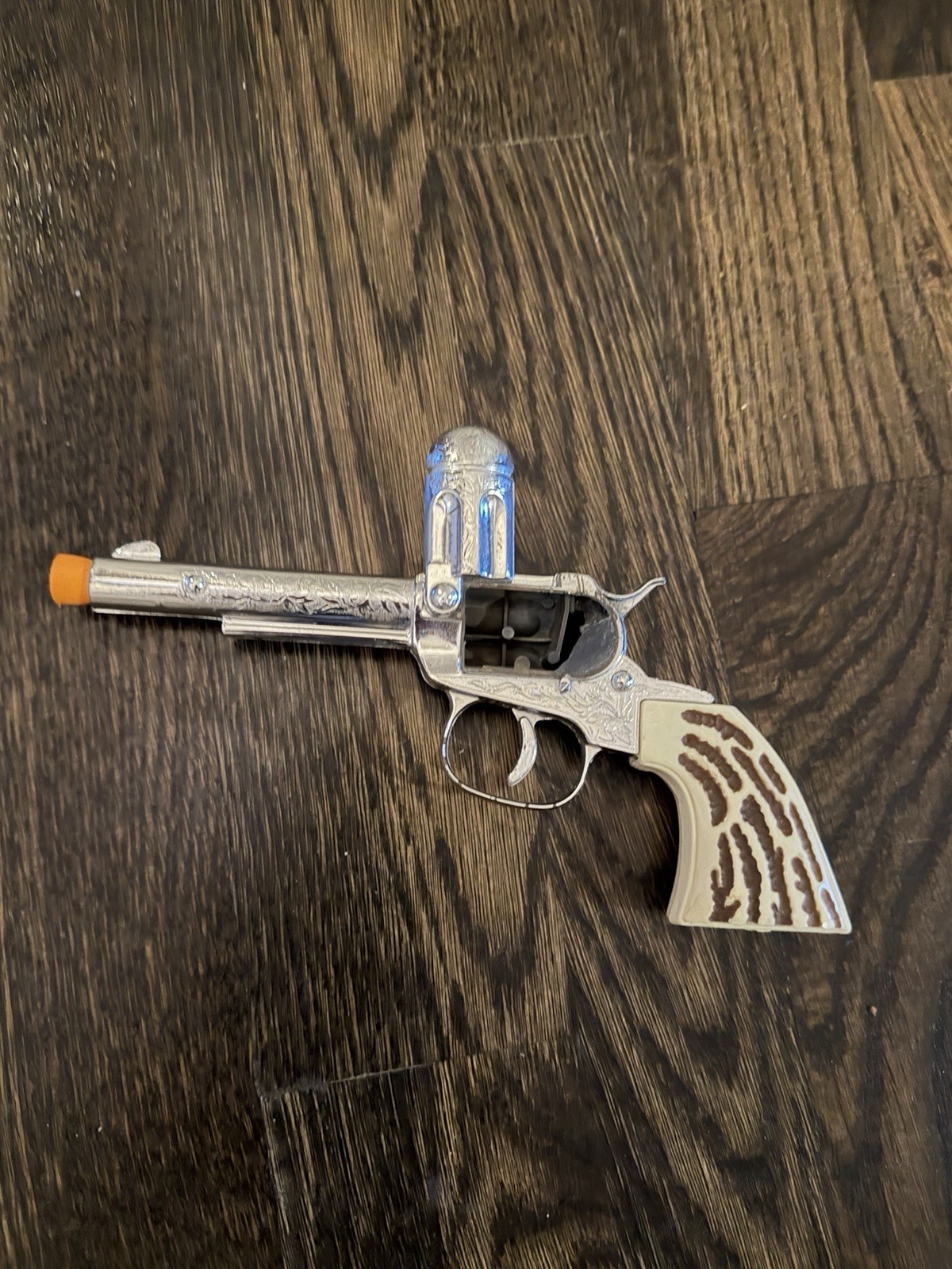 Vintage Kilgore Silver Engraved Western Toy Cap Gun Revolver Cream Swirl Grips