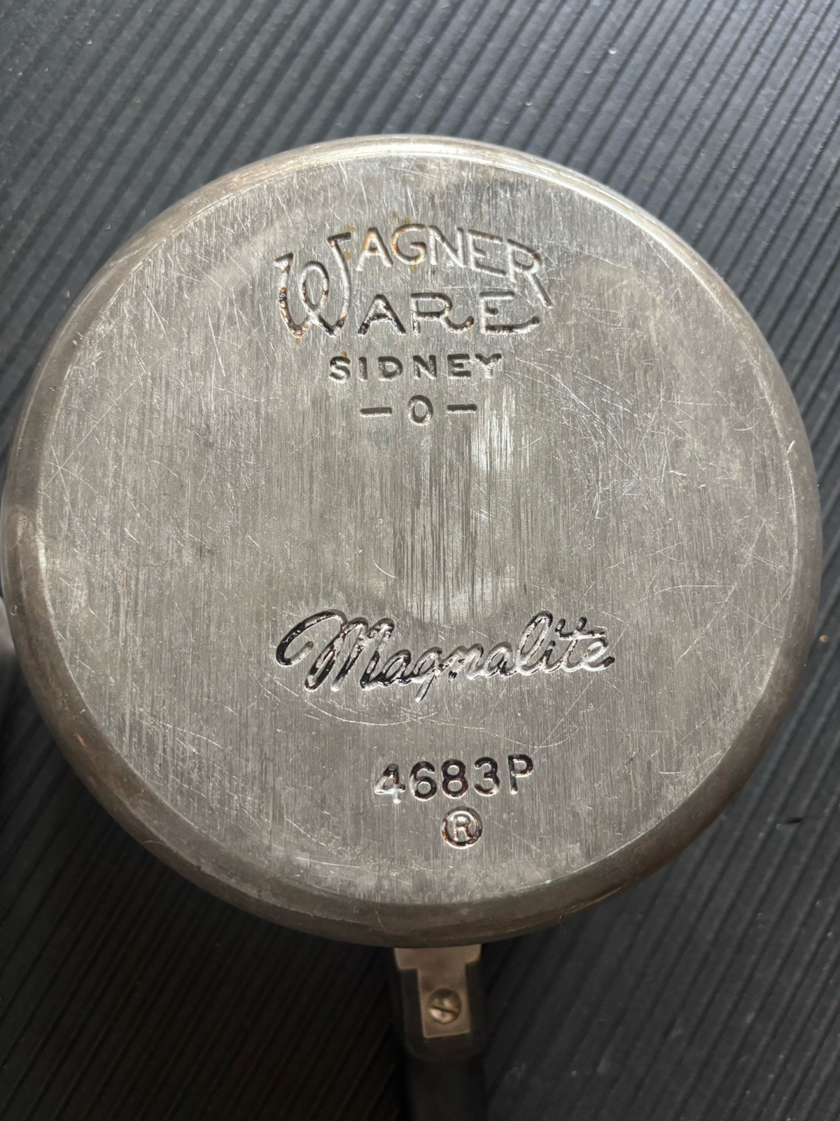 Lot Of 2 Wagner Ware Magnalite Sidney -0- 4683P & 4672 Double Spout w/ Lids