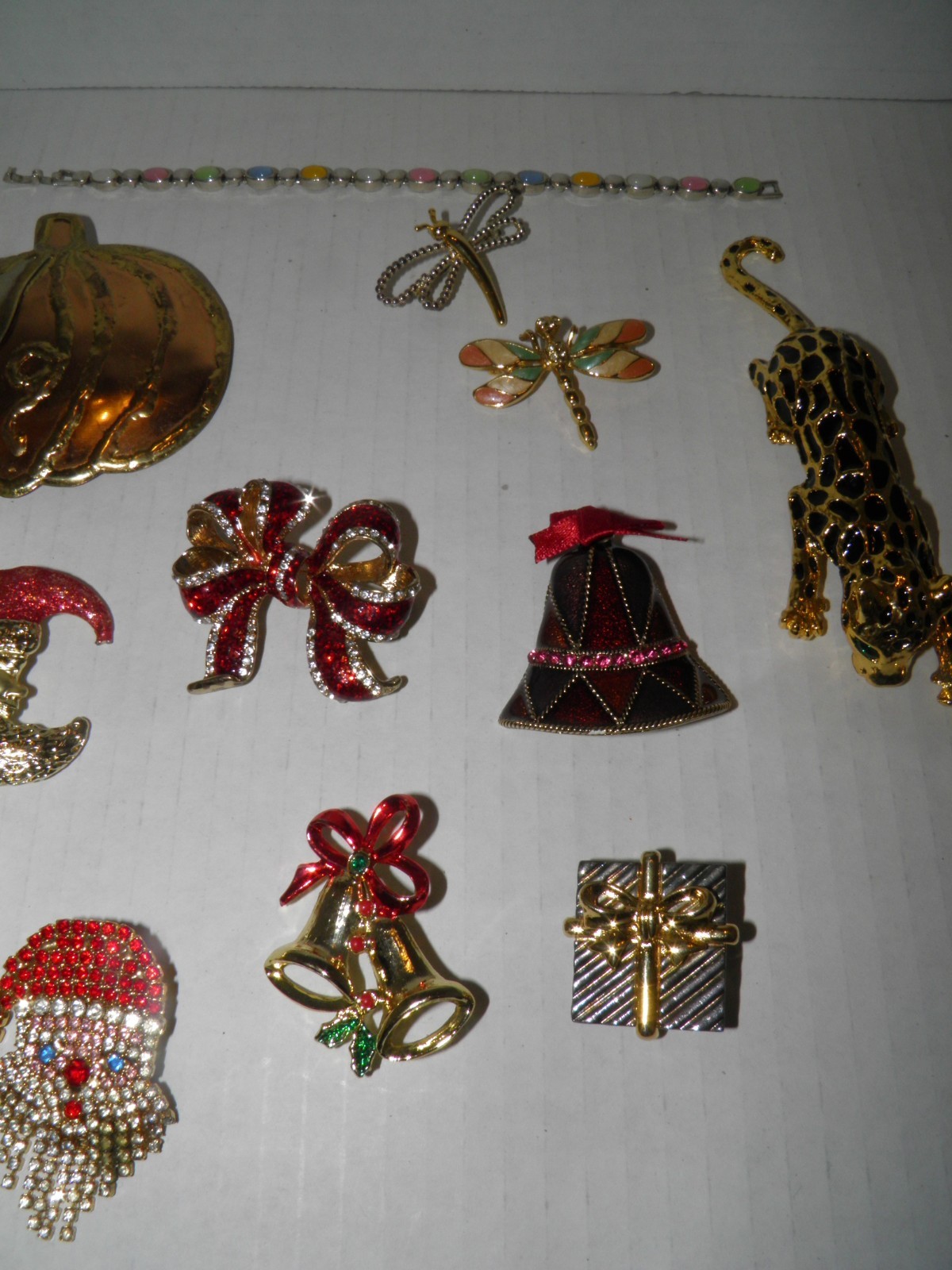 Jewelry Lot of 17 Items Christmas Wildlife Brooches Bracelets For Wear or Crafts