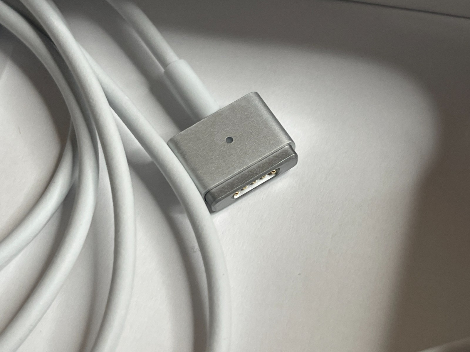 GENUINE Apple MagSafe 2 85W Power Adapter MD506LL/A MacBook Pro Retina A1424