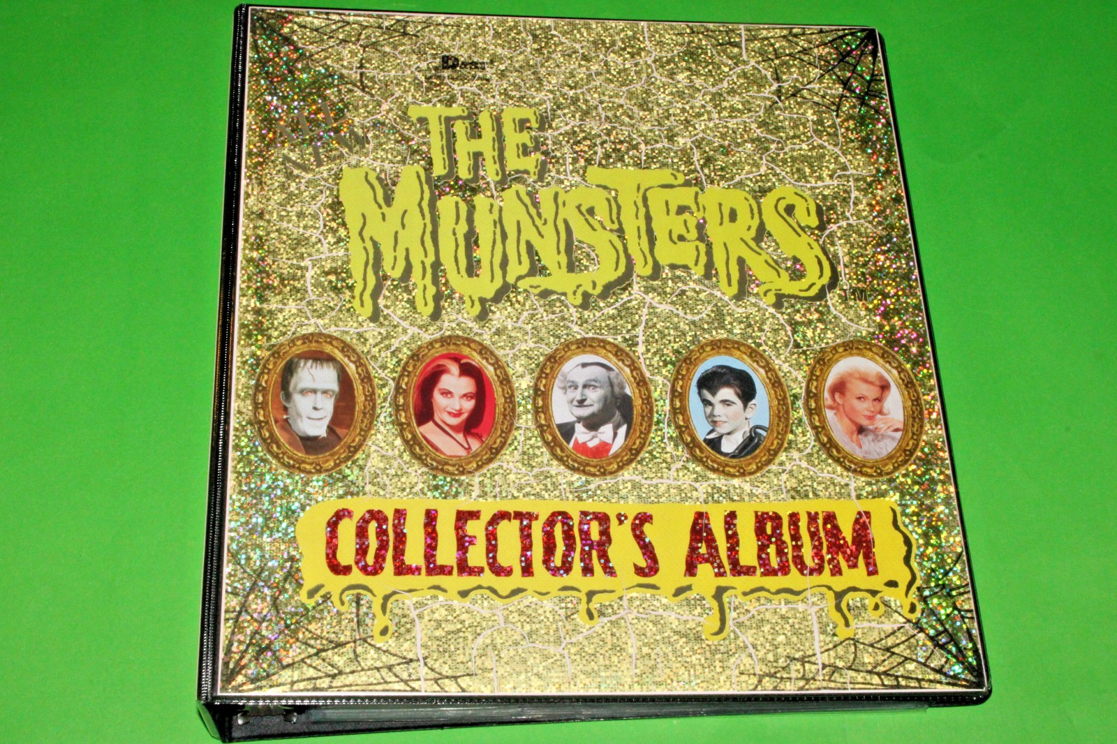 1997 THE MUNSTERS ALL NEW DELUXE TRADING CARD ORIGINAL BINDER TV SHOW NO CARDS