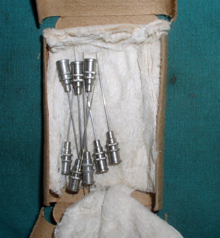 WWII German 2-partial packets of GERMAN-MADE SHOT NEEDLES medical TJ6631