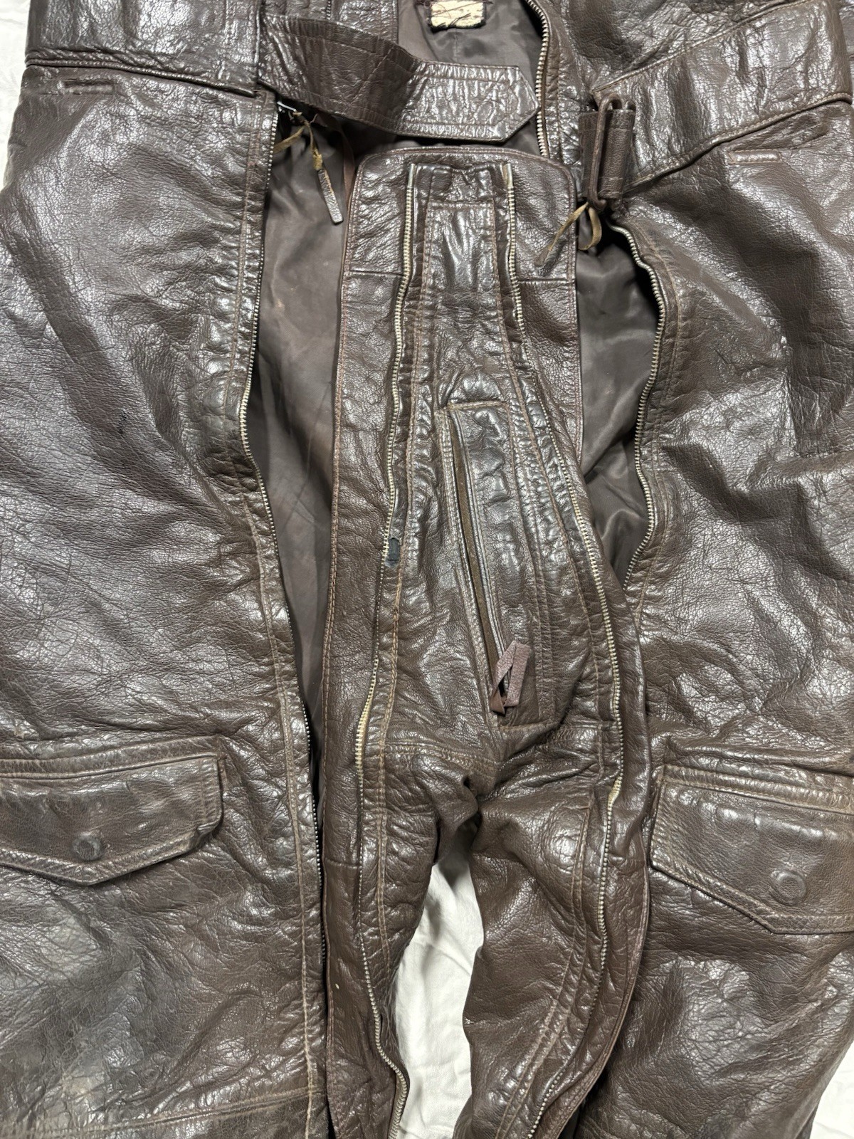 WWII US Navy Colvinex CFN-24 Leather Electrically Heated Flight Suit Size 40