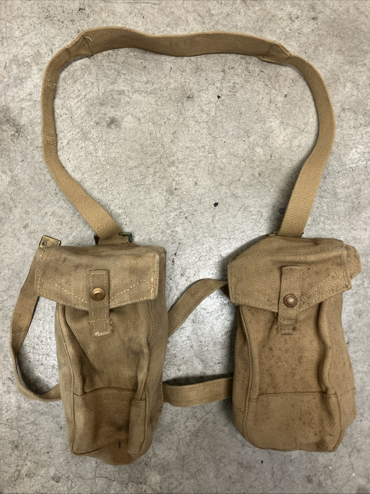 BRITISH MILITARY MAGAZINE POUCHES WITH STRAP