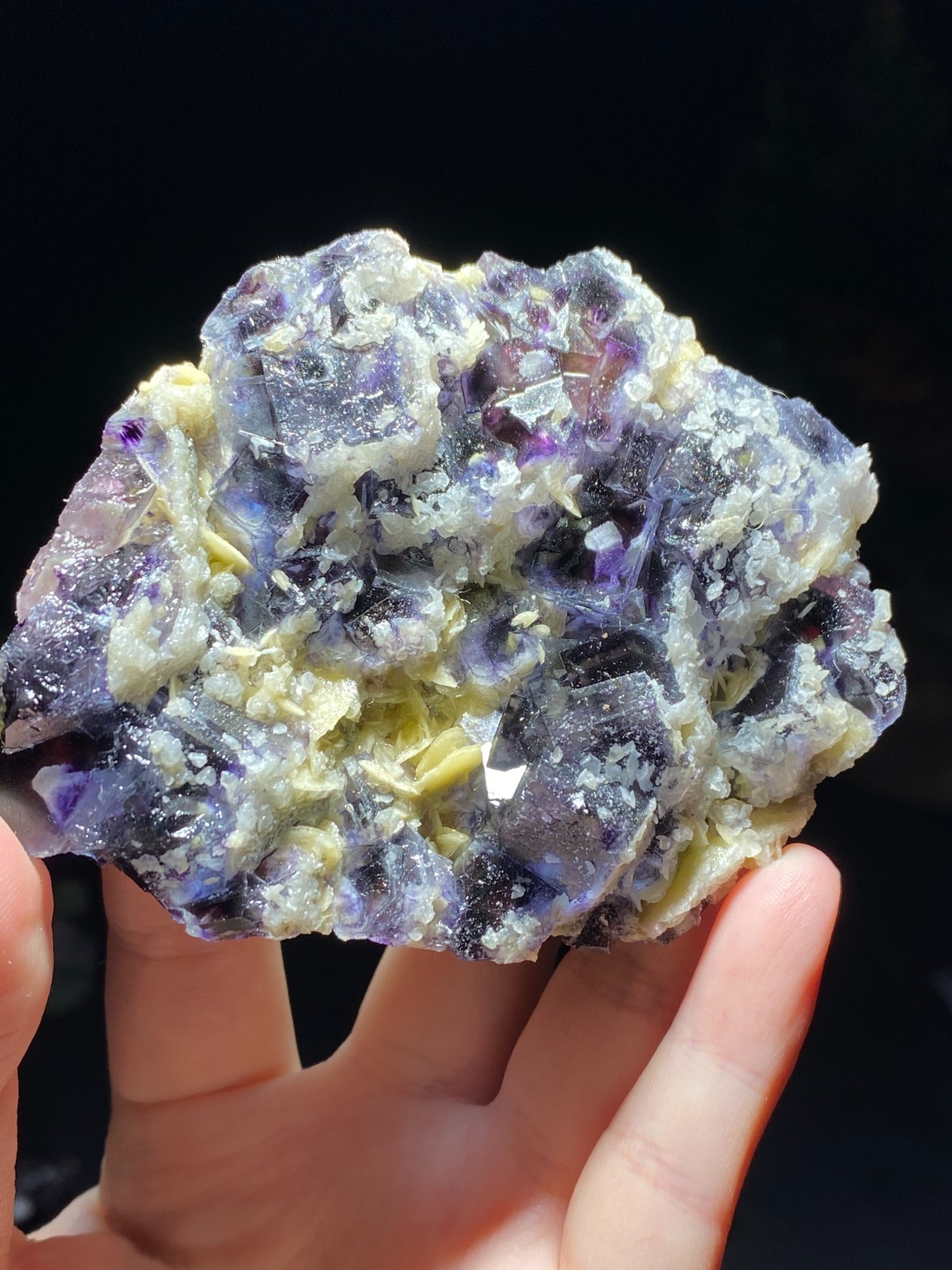 Exquisite Natural Purple Phantom Cubic Fluorite crystal Specimen，Inner Mongolia