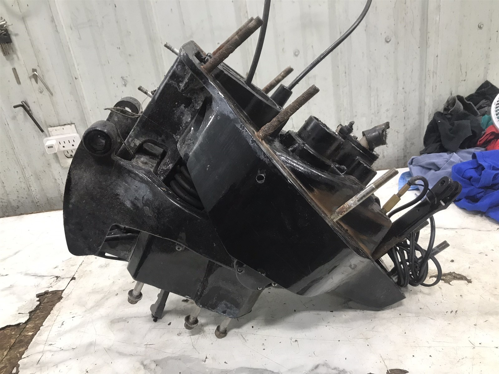 Mercury marine MerCruiser Alpha 1 Gen 2 out drive outdrive mount gimbal housing