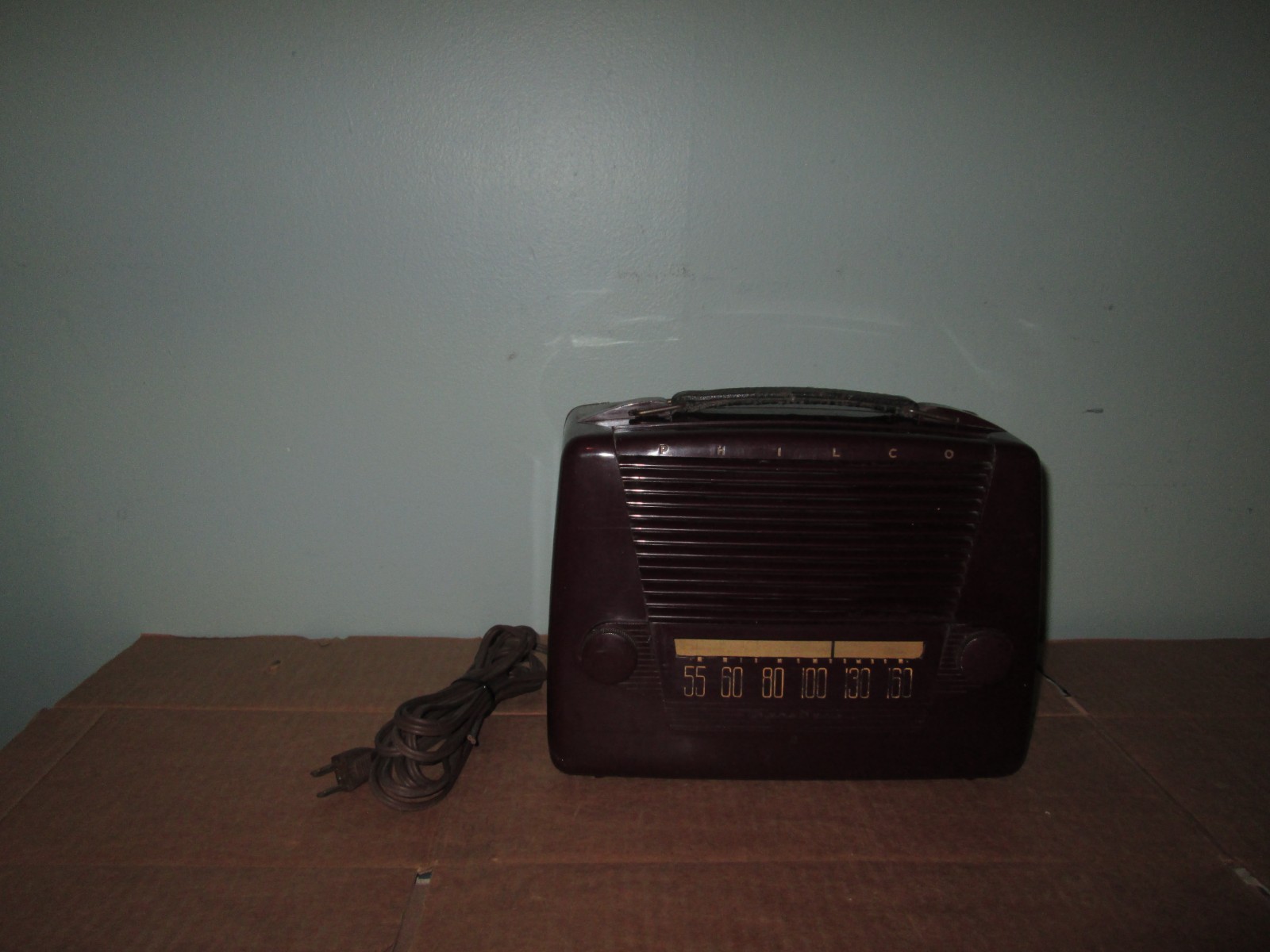 Philco Transitone 49-602 Vintage AM 5 Tube Radio Burgandy Brown
