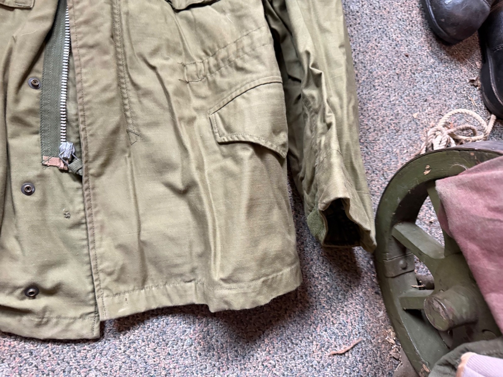 ORIGINAL VIETNAM WAR US ARMY OG-107 COLD WEATHER PARKA-SMALL, 1971