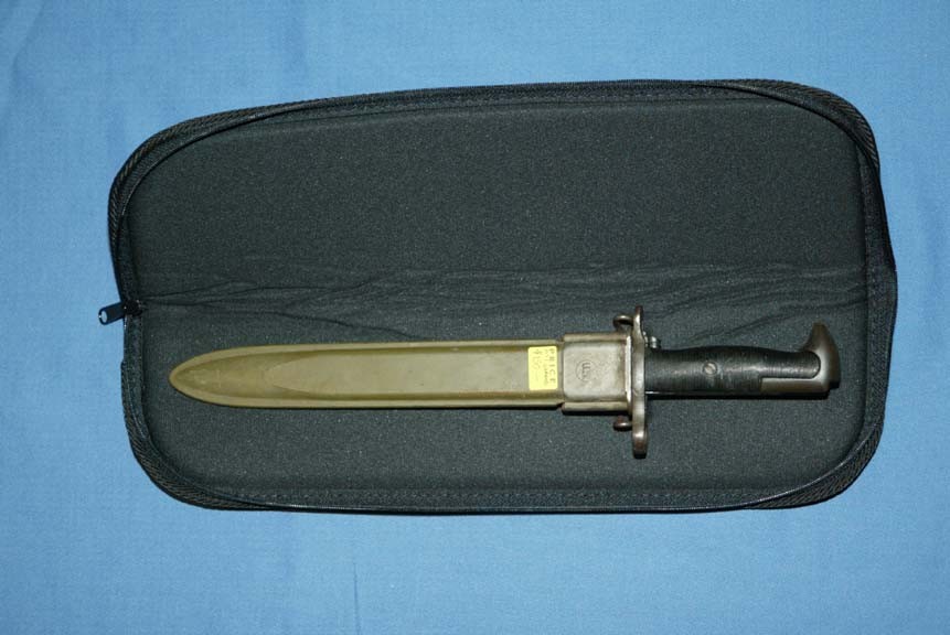 Custom 18" X 5" padded zipper case A perfect fit for most German & U.S. Bayonets