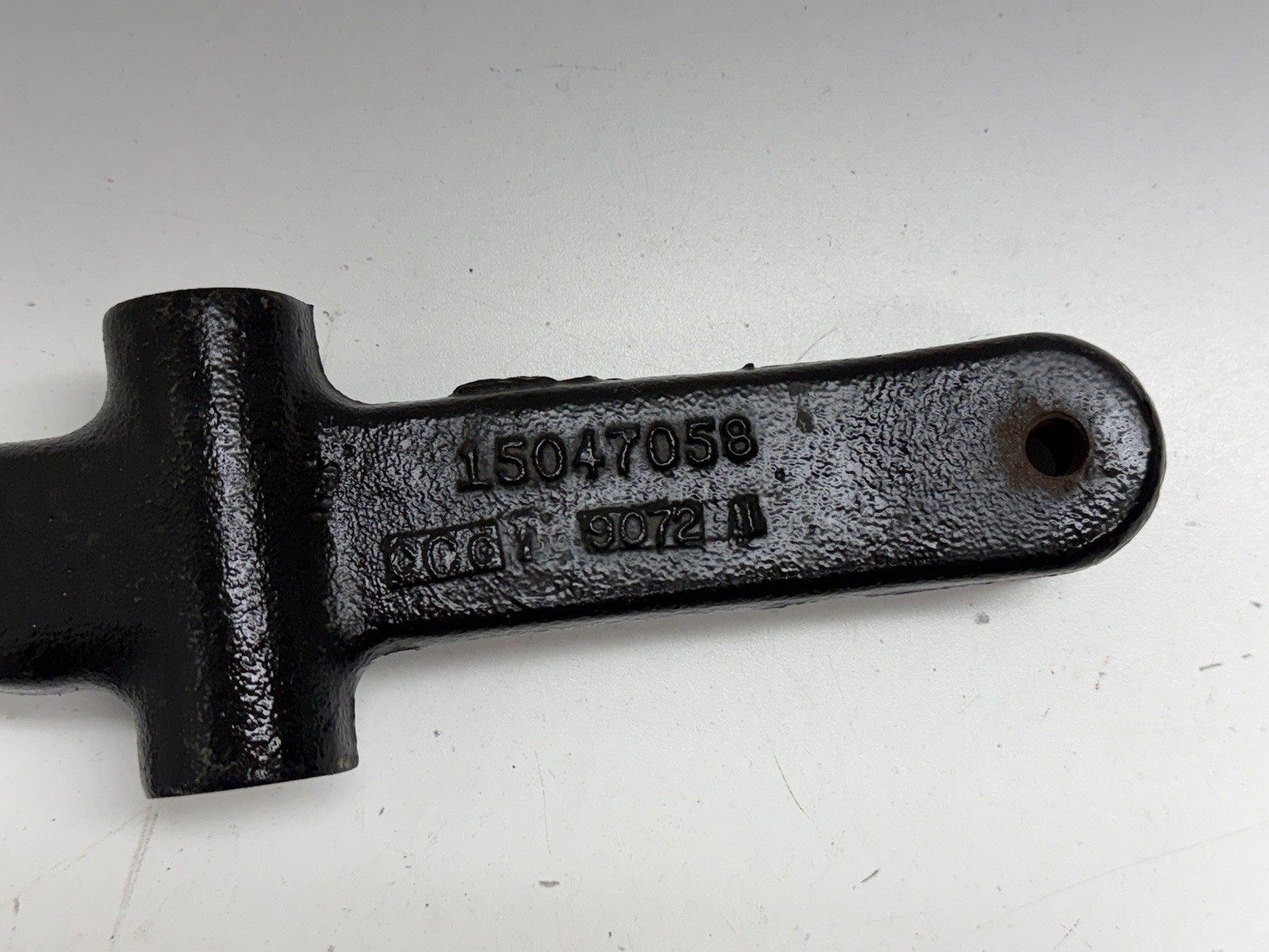 01 - 06 Chevy Silverado GMC Sierra HD 2500 3500 Front Tow Hooks & Hardware A45