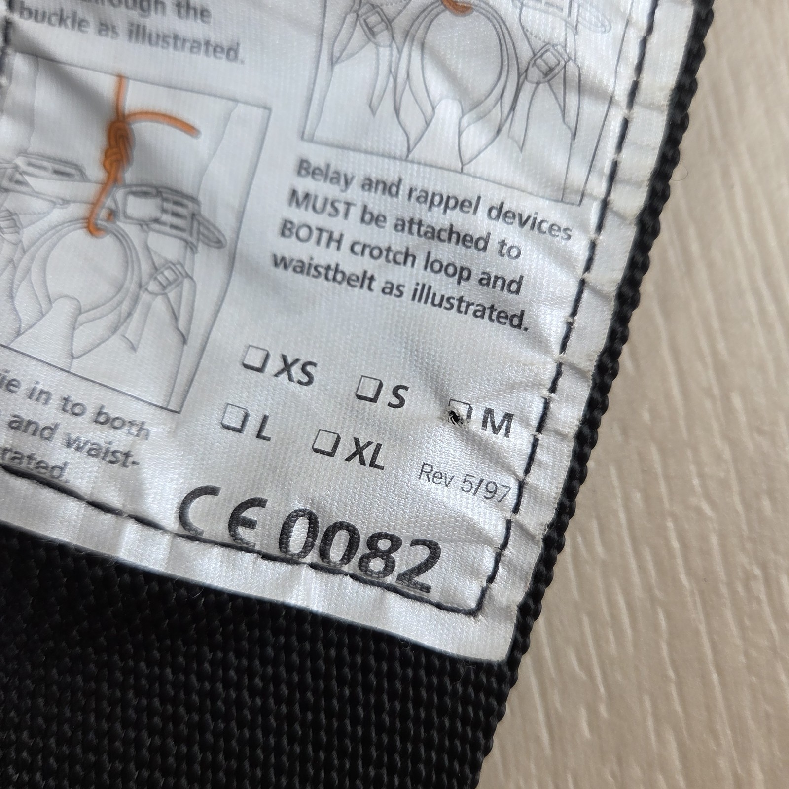 Black Diamond Bod Sit Harness MEDIUM Black & Blue Made in USA Rock Climbing Gear