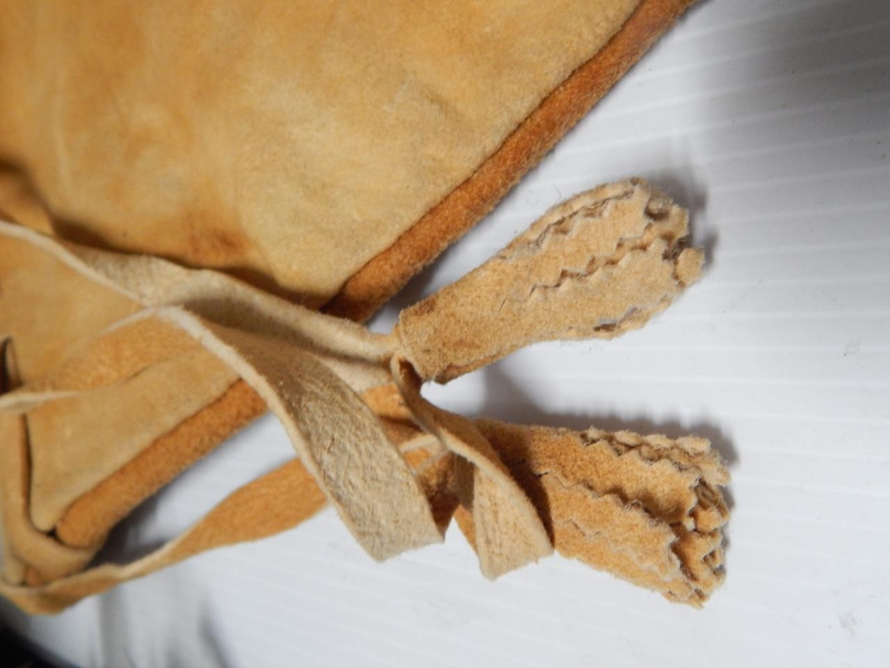 MID CENTURY PLAINS CREE INDIAN PONY BEADED TOBACCO BAG / POUCH - CLEAN !