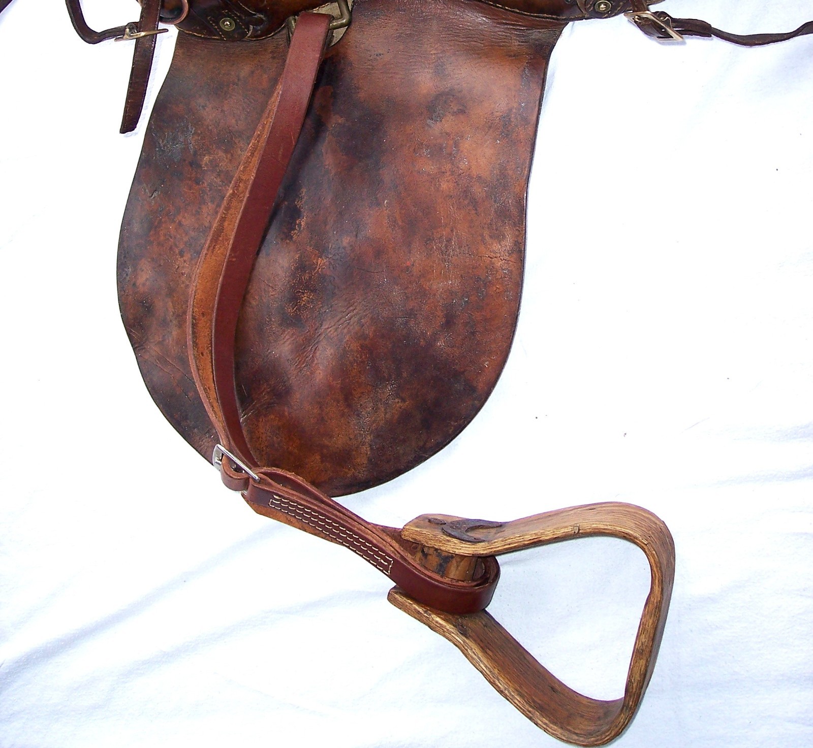 Antique US Cavalry Saddle Brass US Conchos Military McClellan 11" Seat Marked